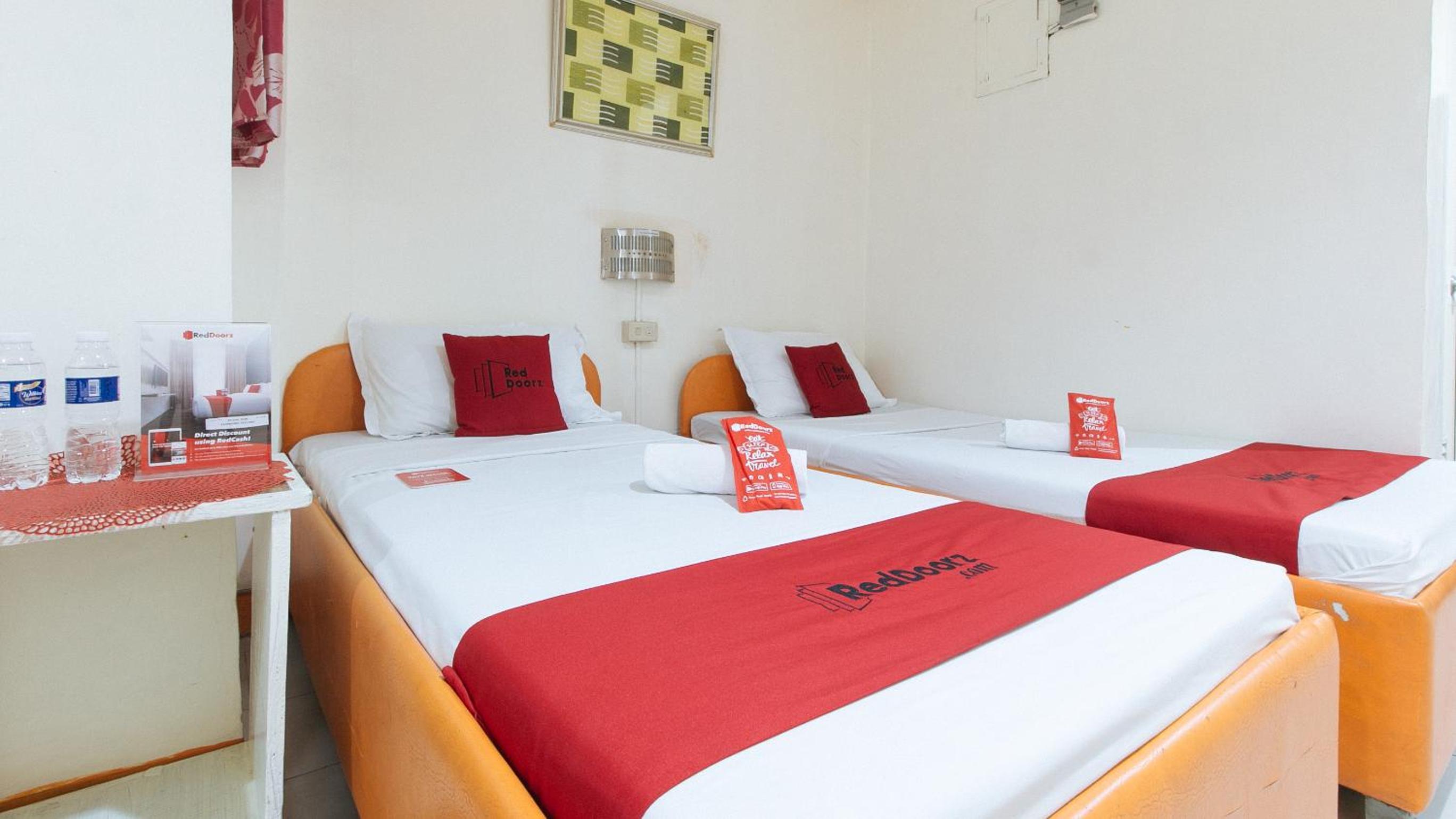 Twin Room - Photo 3