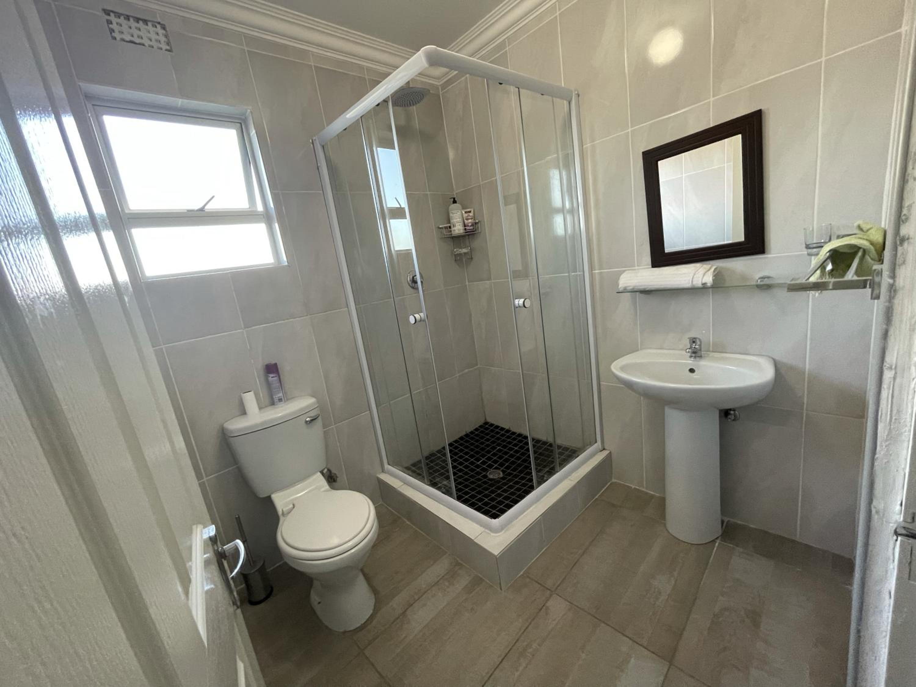 Budget Double Room photo 3