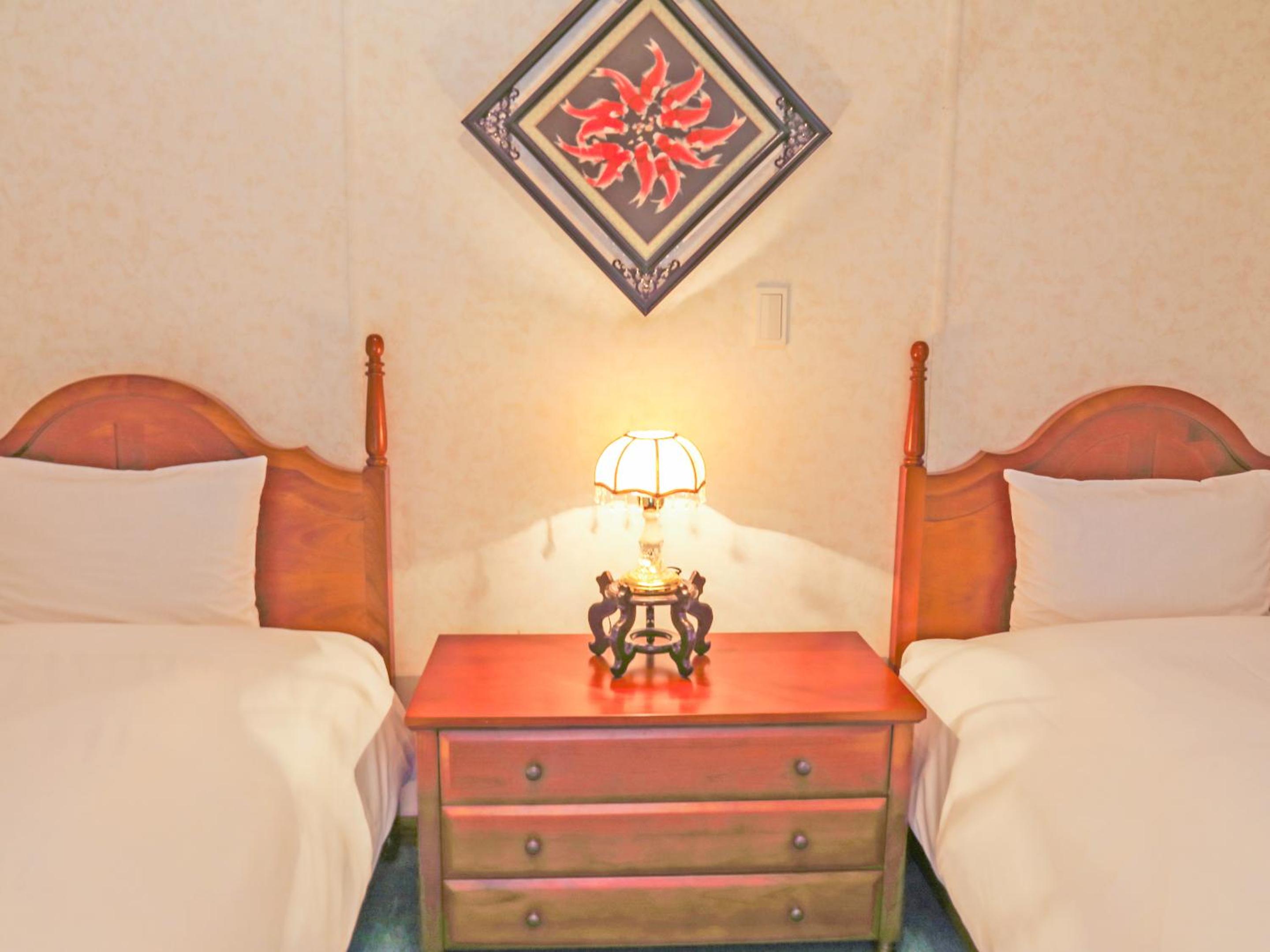 One-Bedroom House - Photo 2