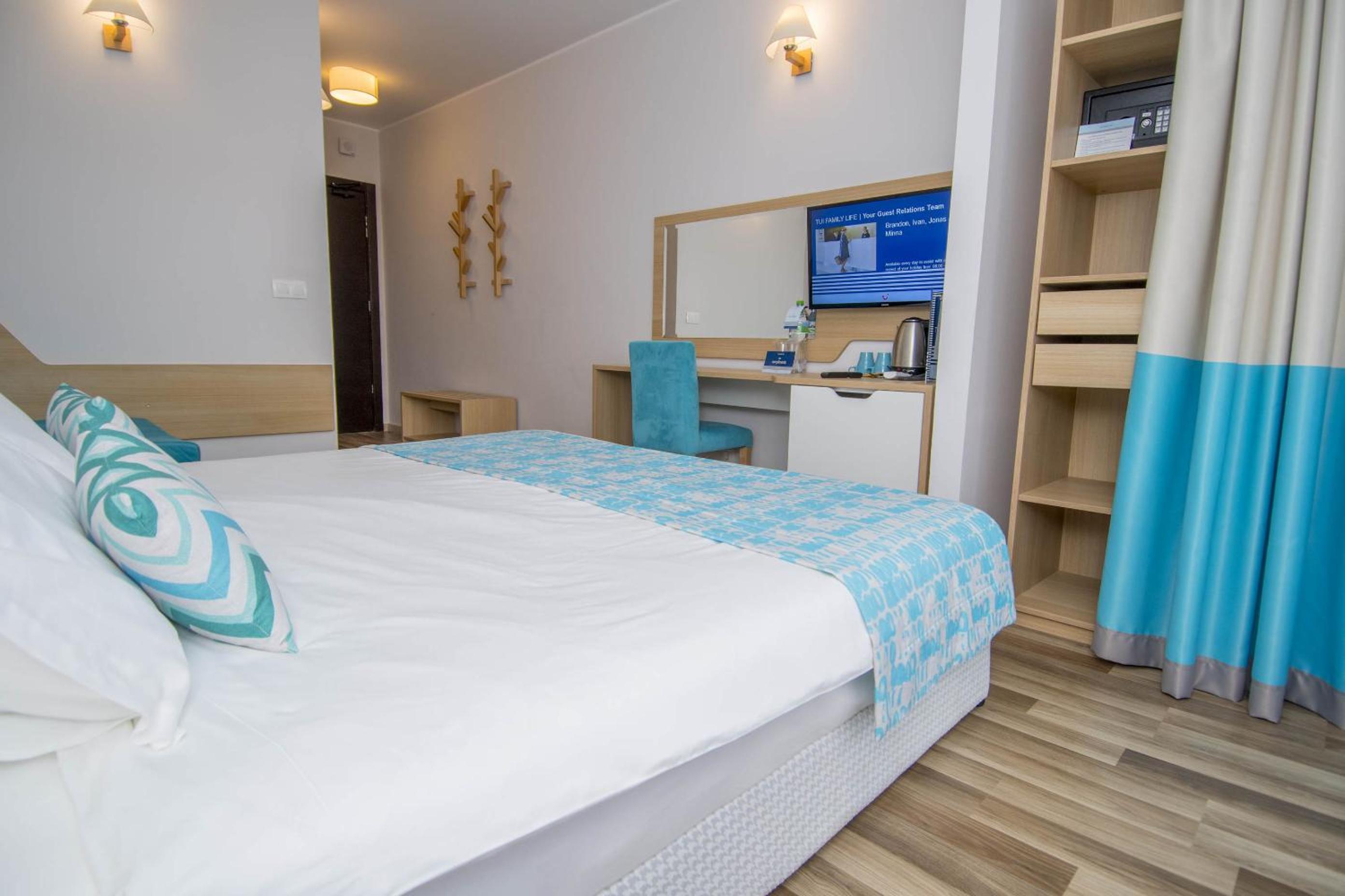 Double Room with Balcony photo 2
