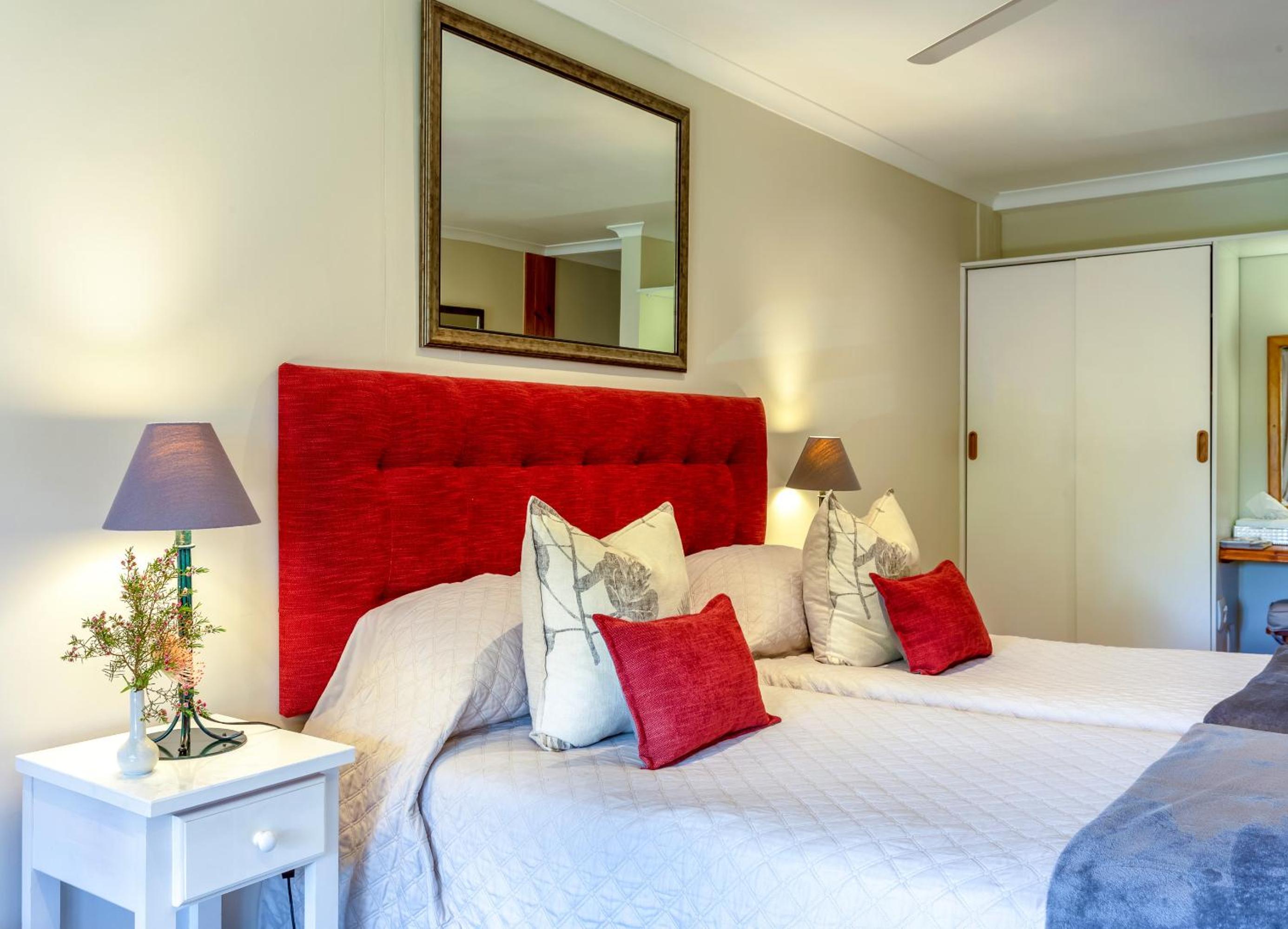 Twin Room with Balcony - Photo 2