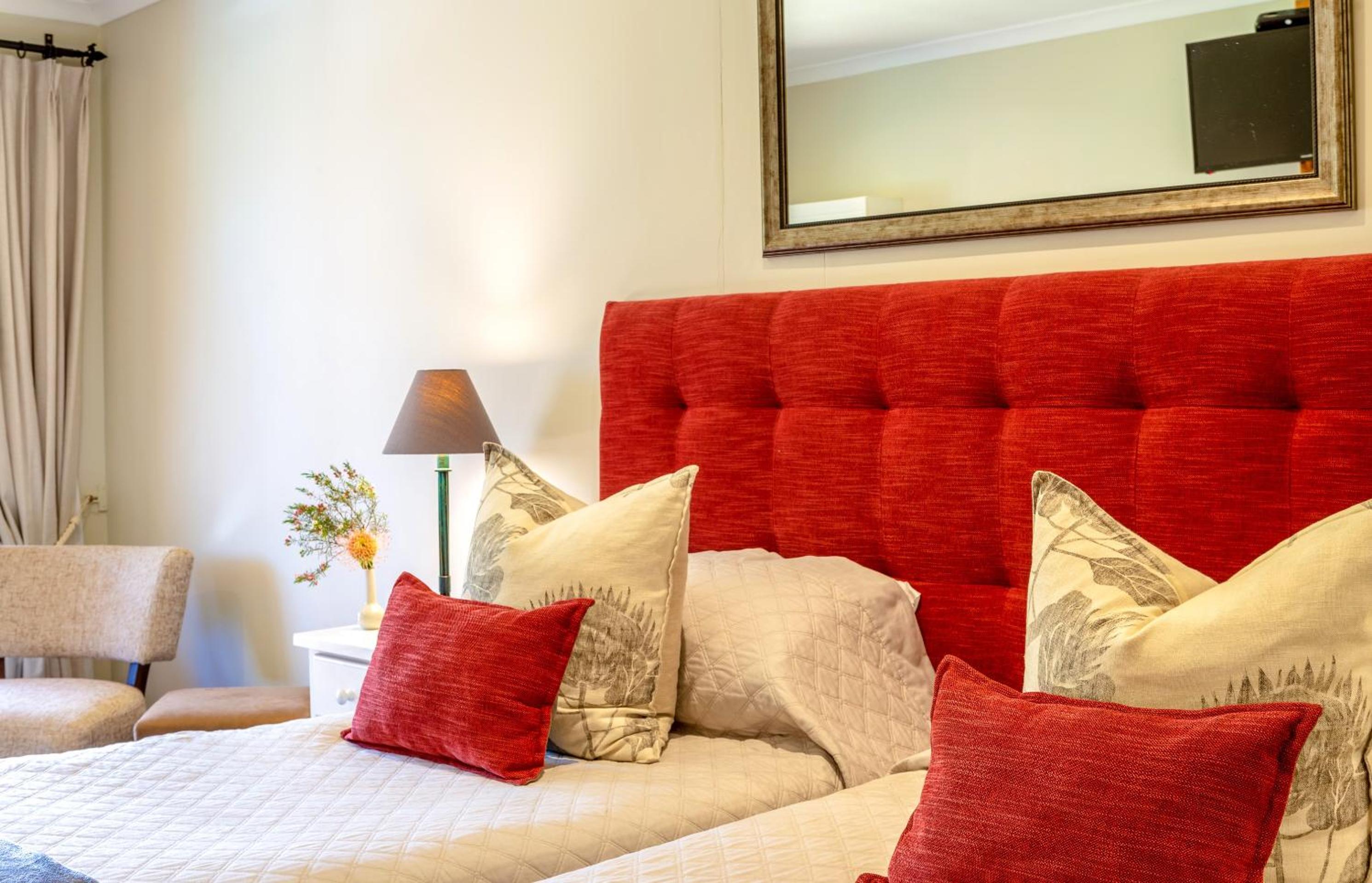 Twin Room with Balcony - Photo 3