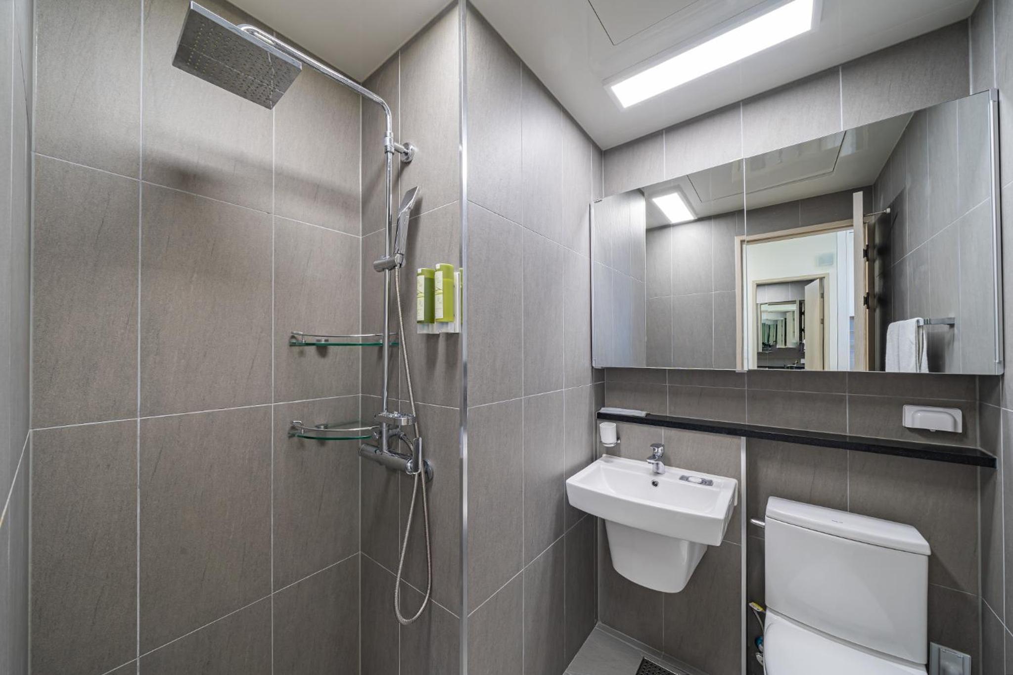 Standard Twin Room - Photo 4