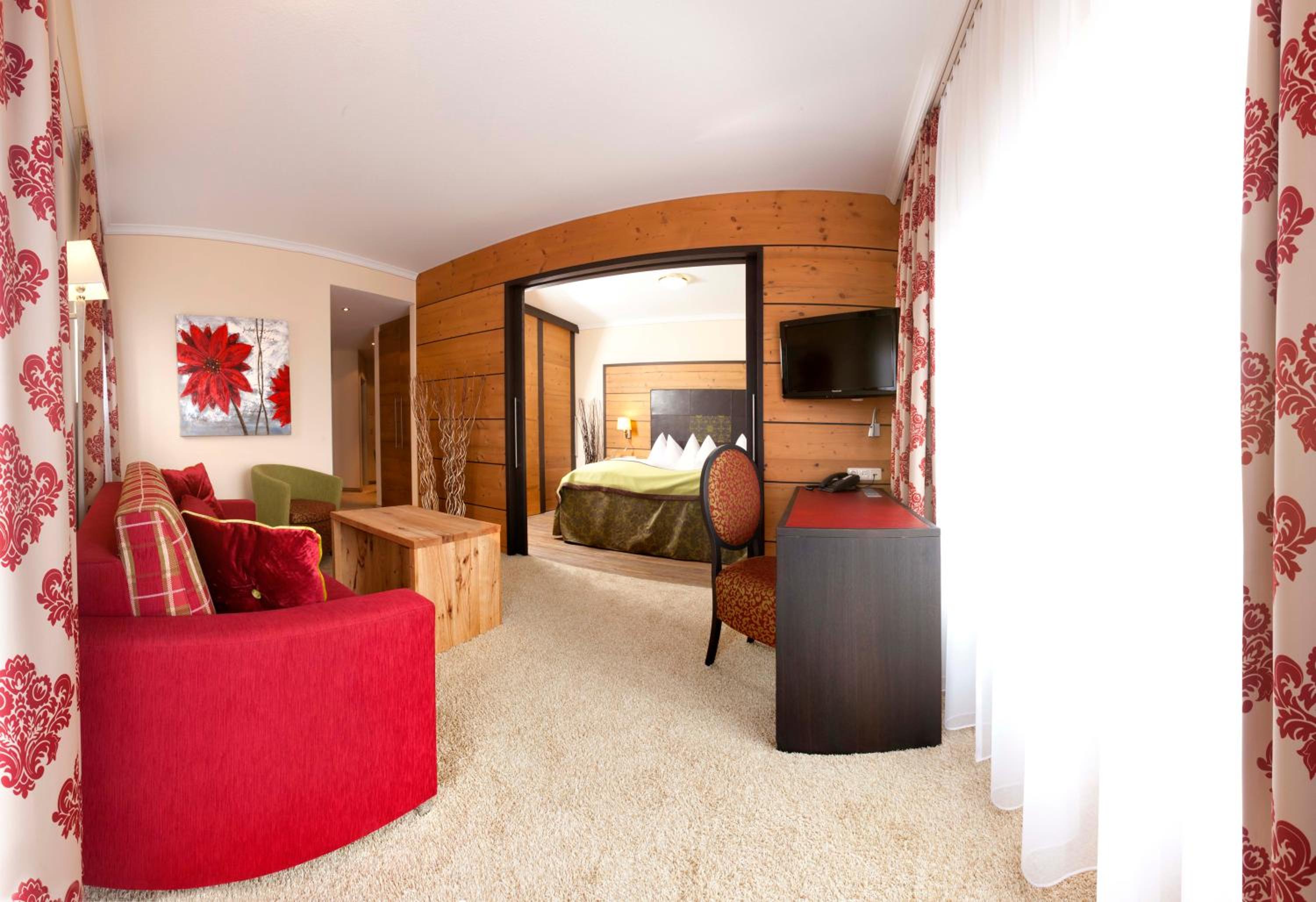 Suite - Photo 2