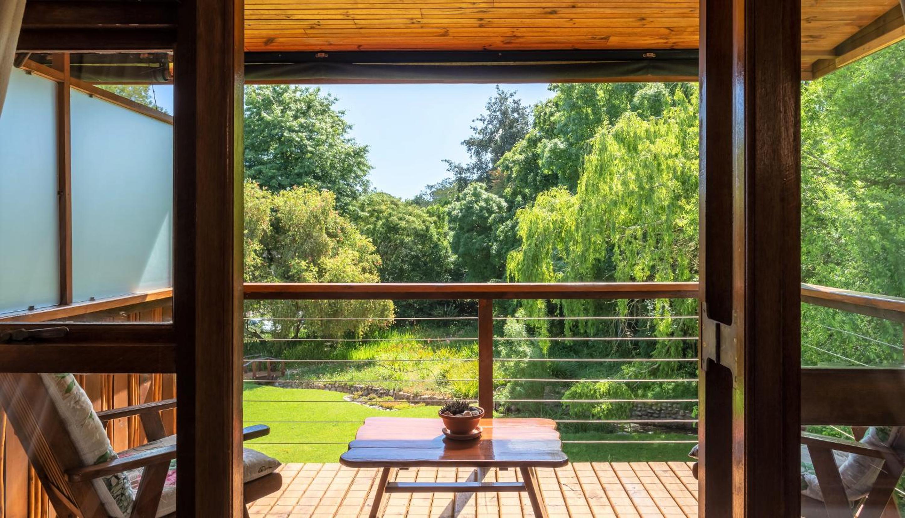 King Room with Balcony - Photo 2
