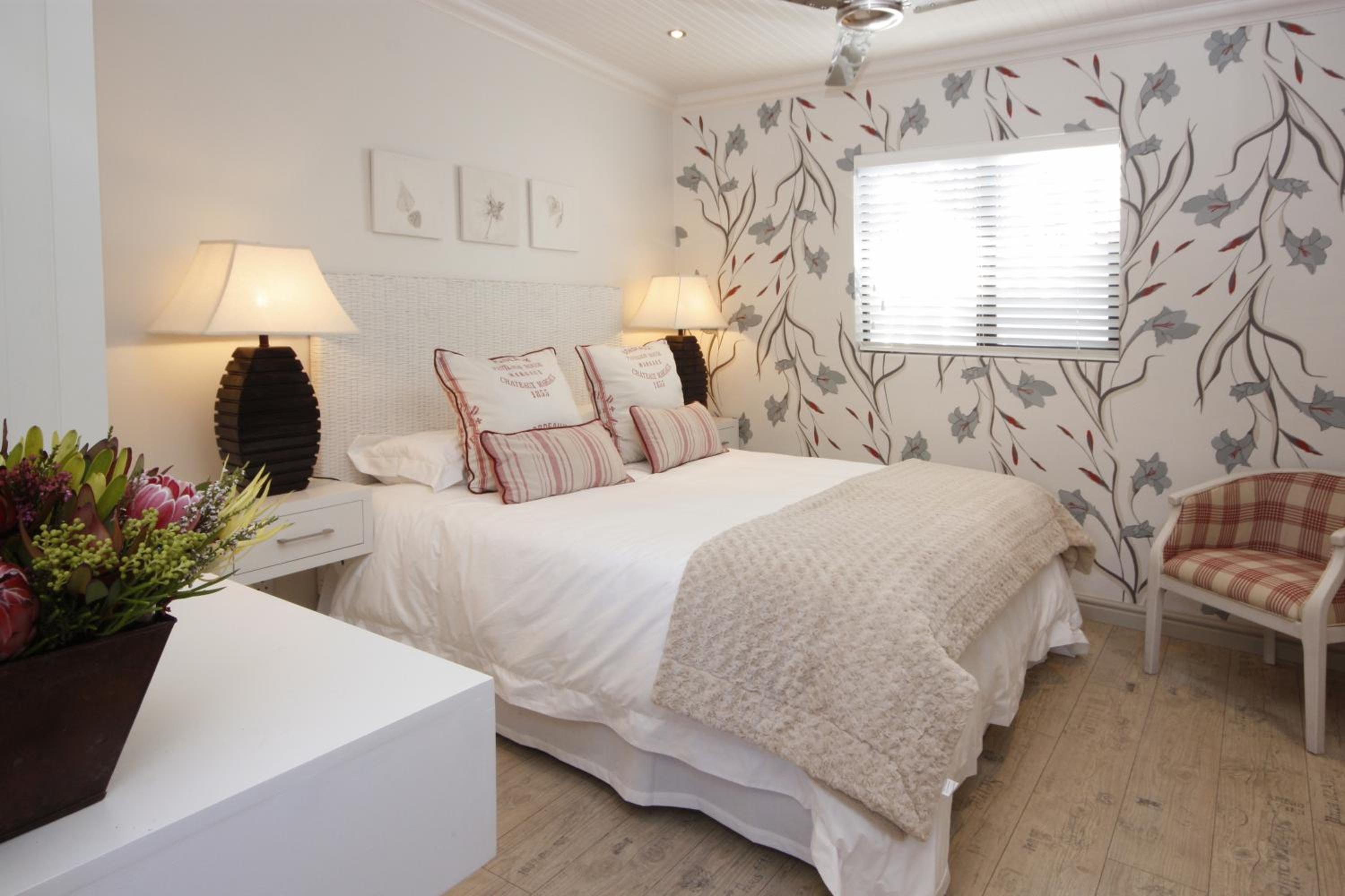 Standard Queen Room photo 2