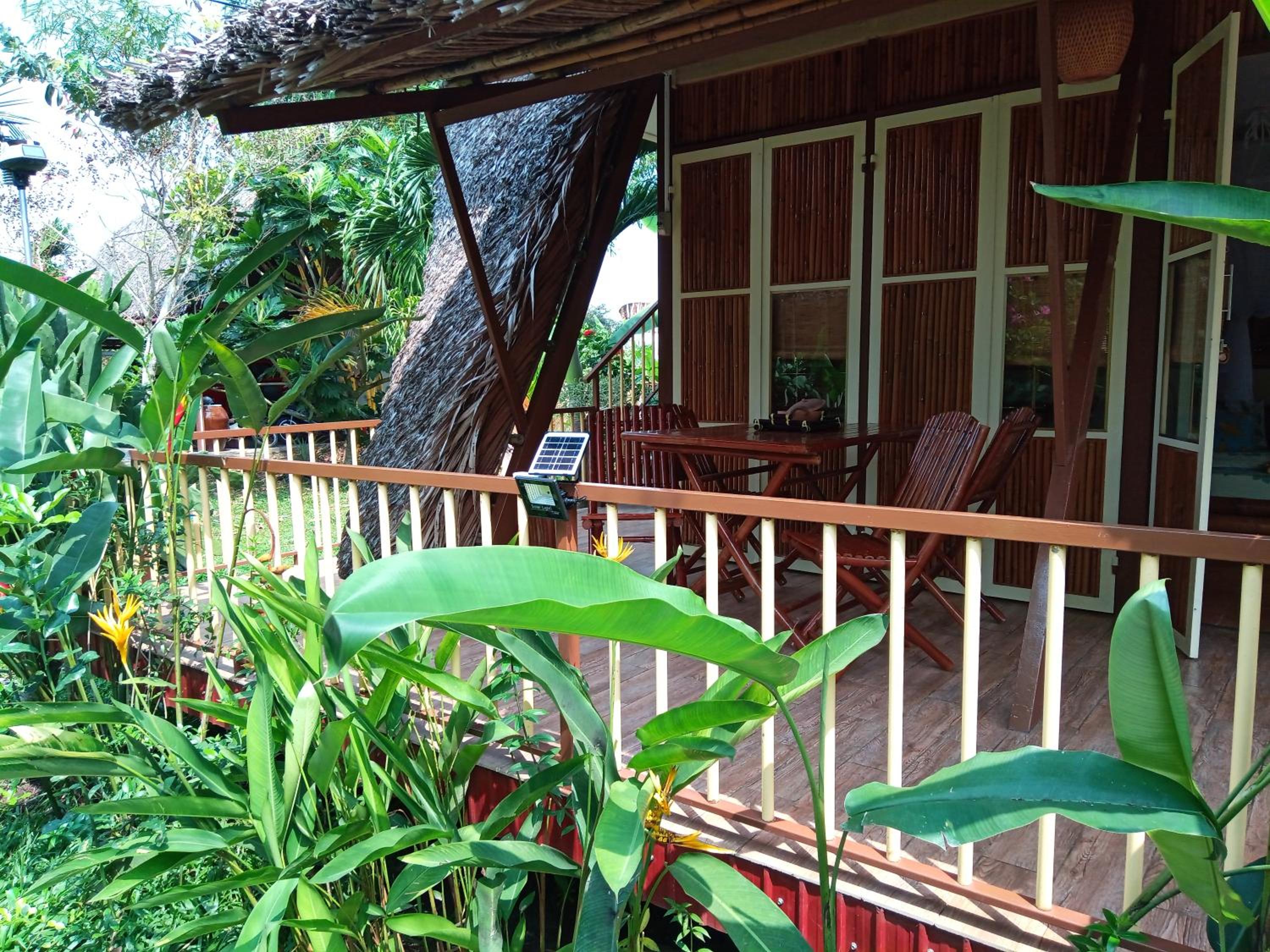 Deluxe Bungalow with Garden View photo 3