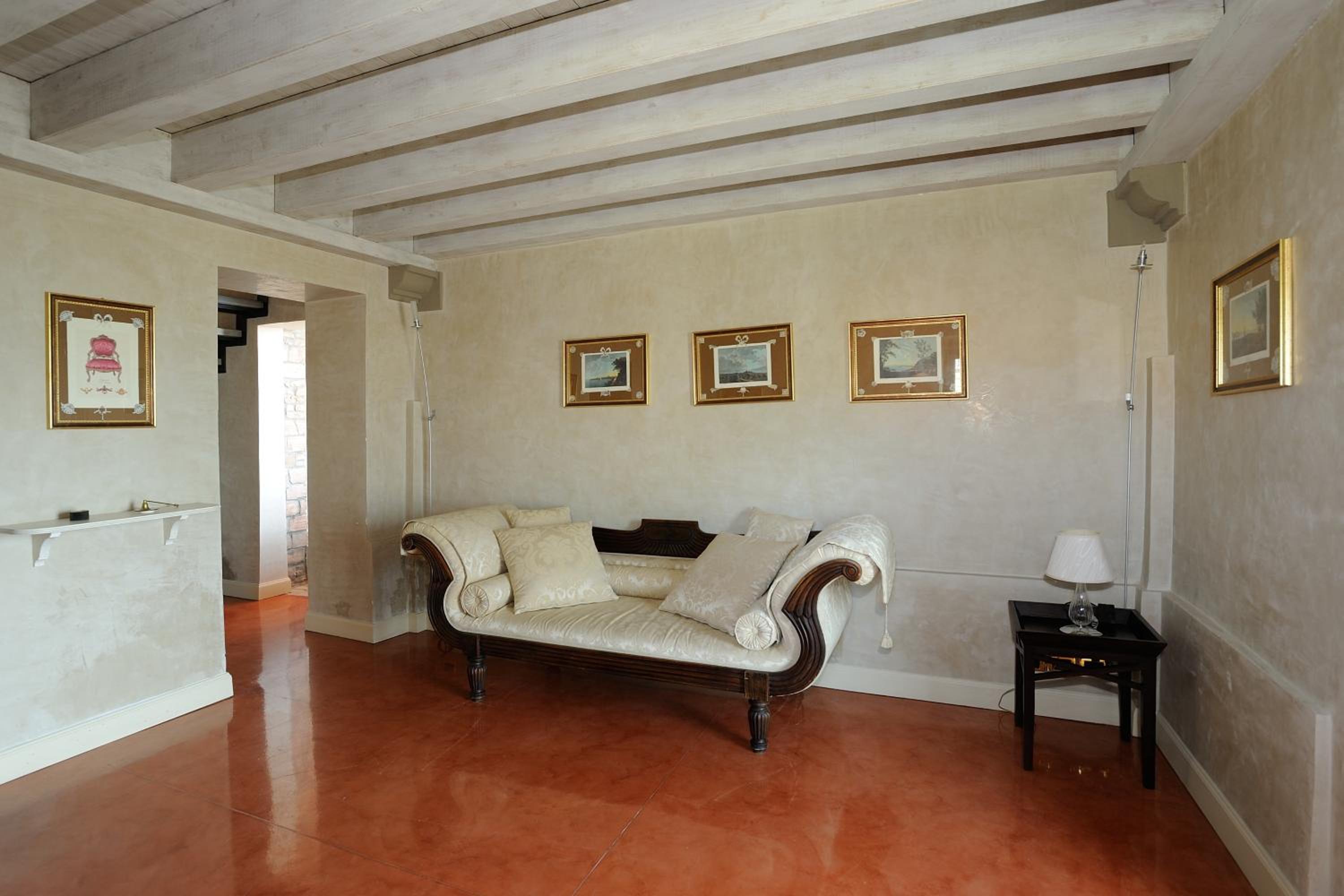 Two-Bedroom Suite - Photo 4