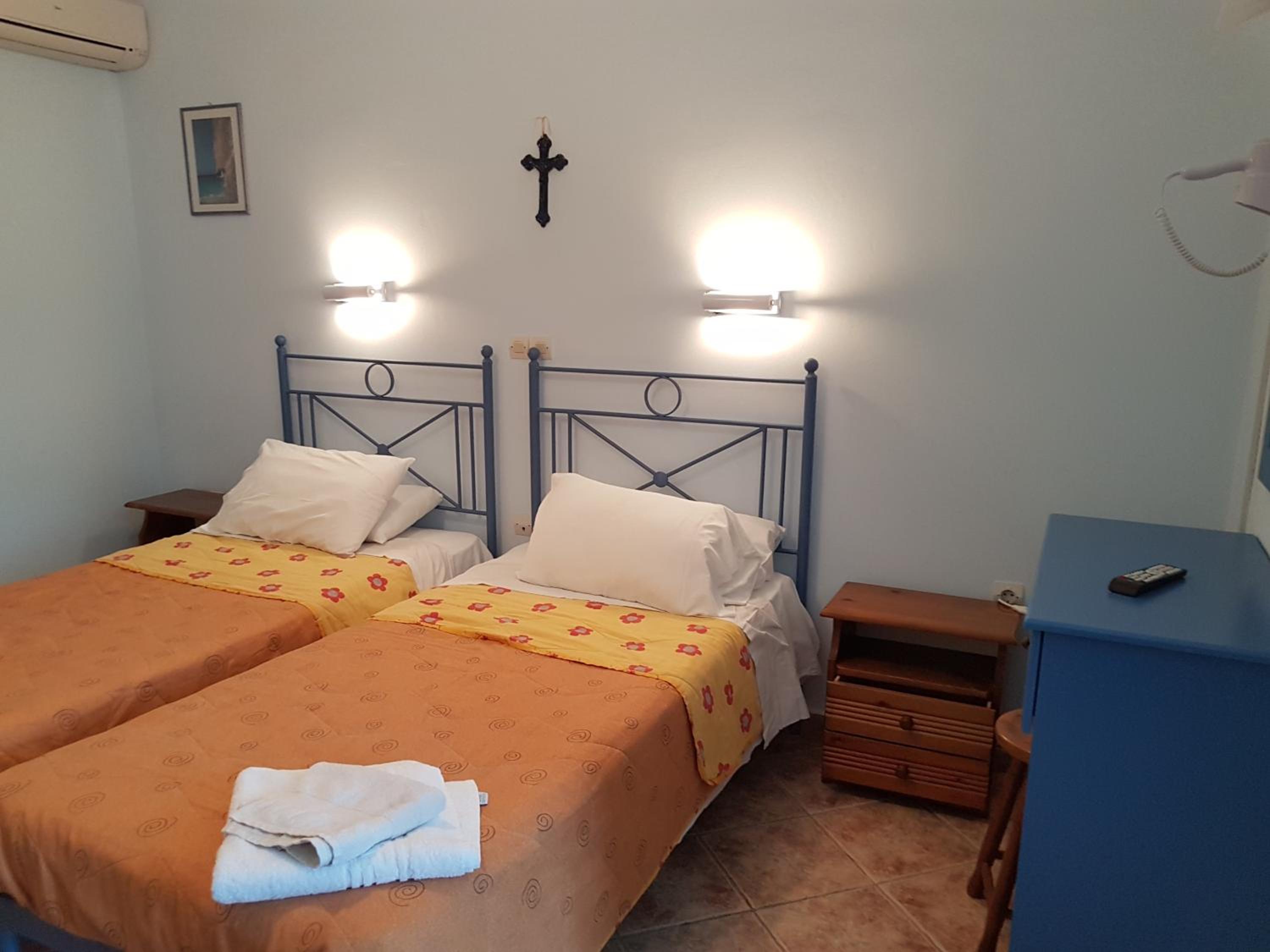 Deluxe Double or Twin Room with Balcony - Photo 1
