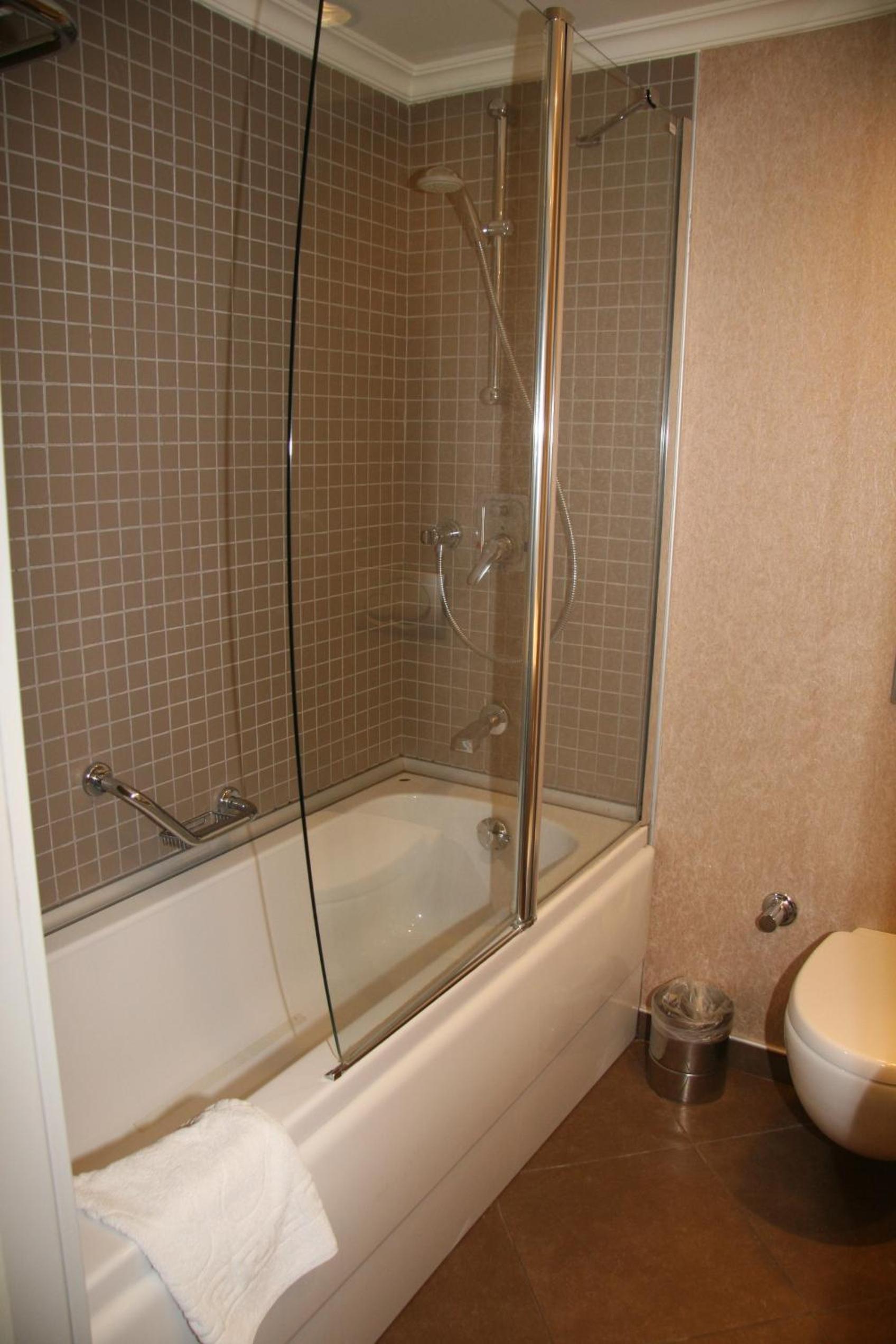 Deluxe Double or Twin Room - Photo 5