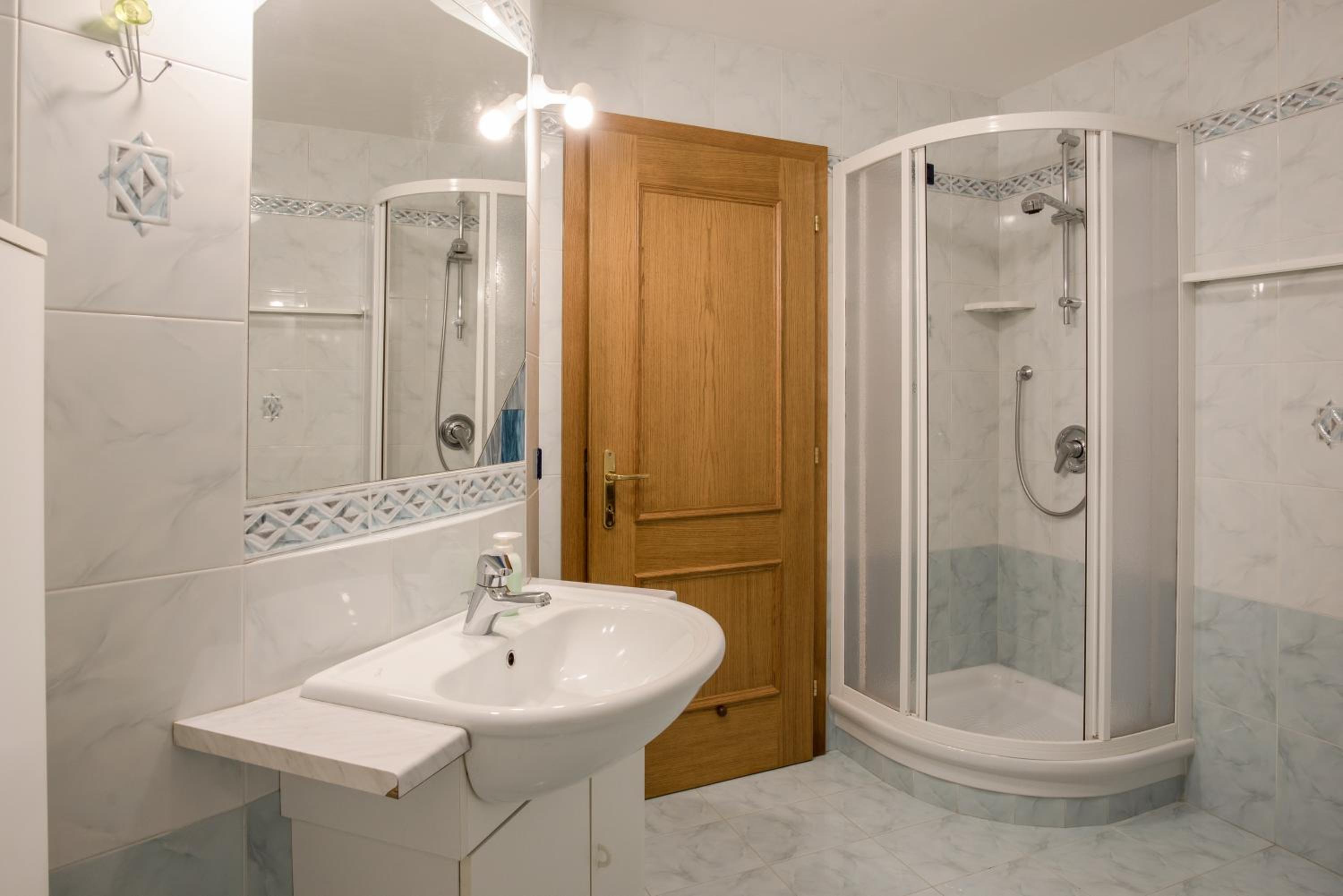 Three-Bedroom Superior Apartment photo 2