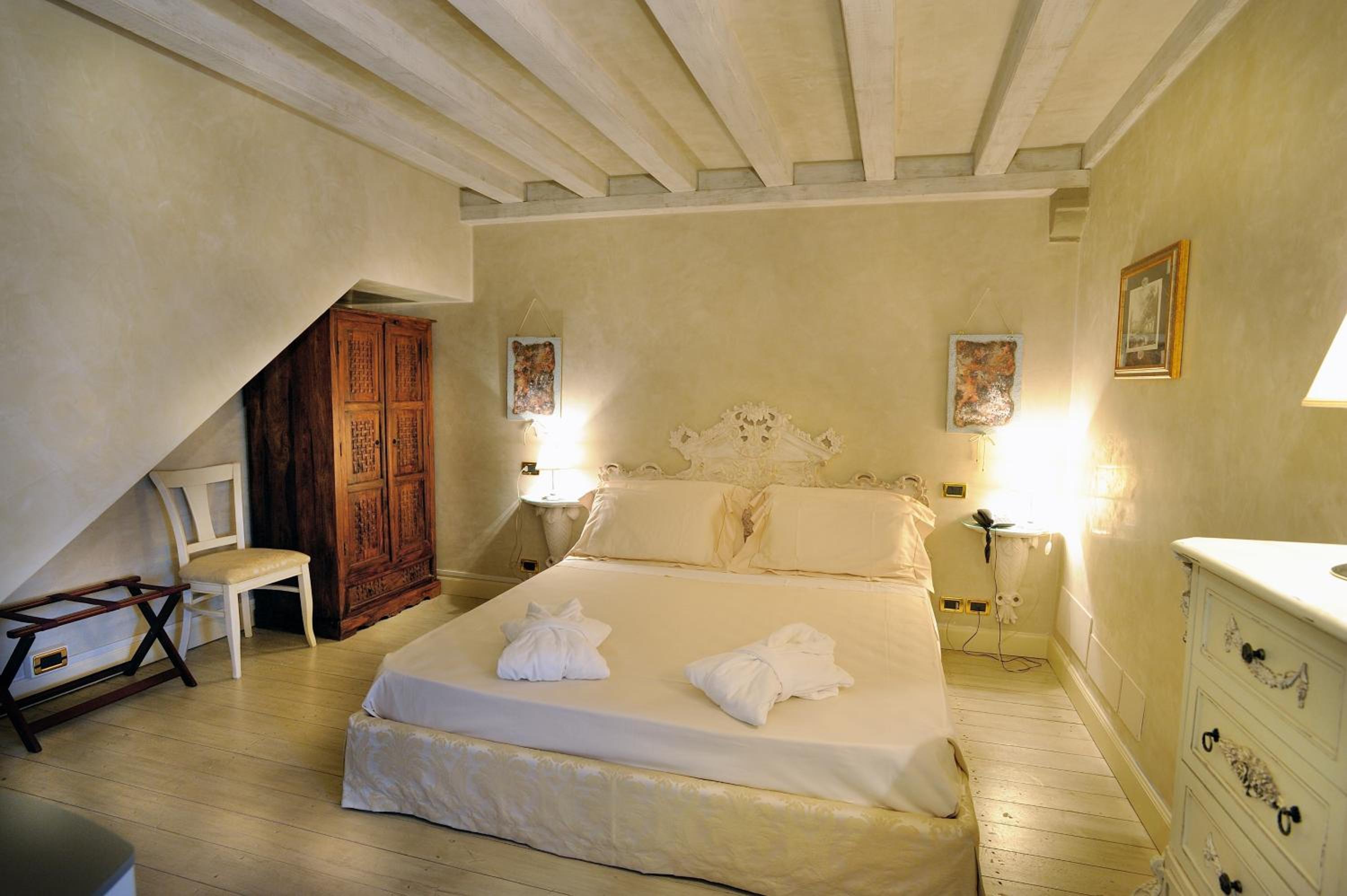 Two-Bedroom Suite - Photo 11