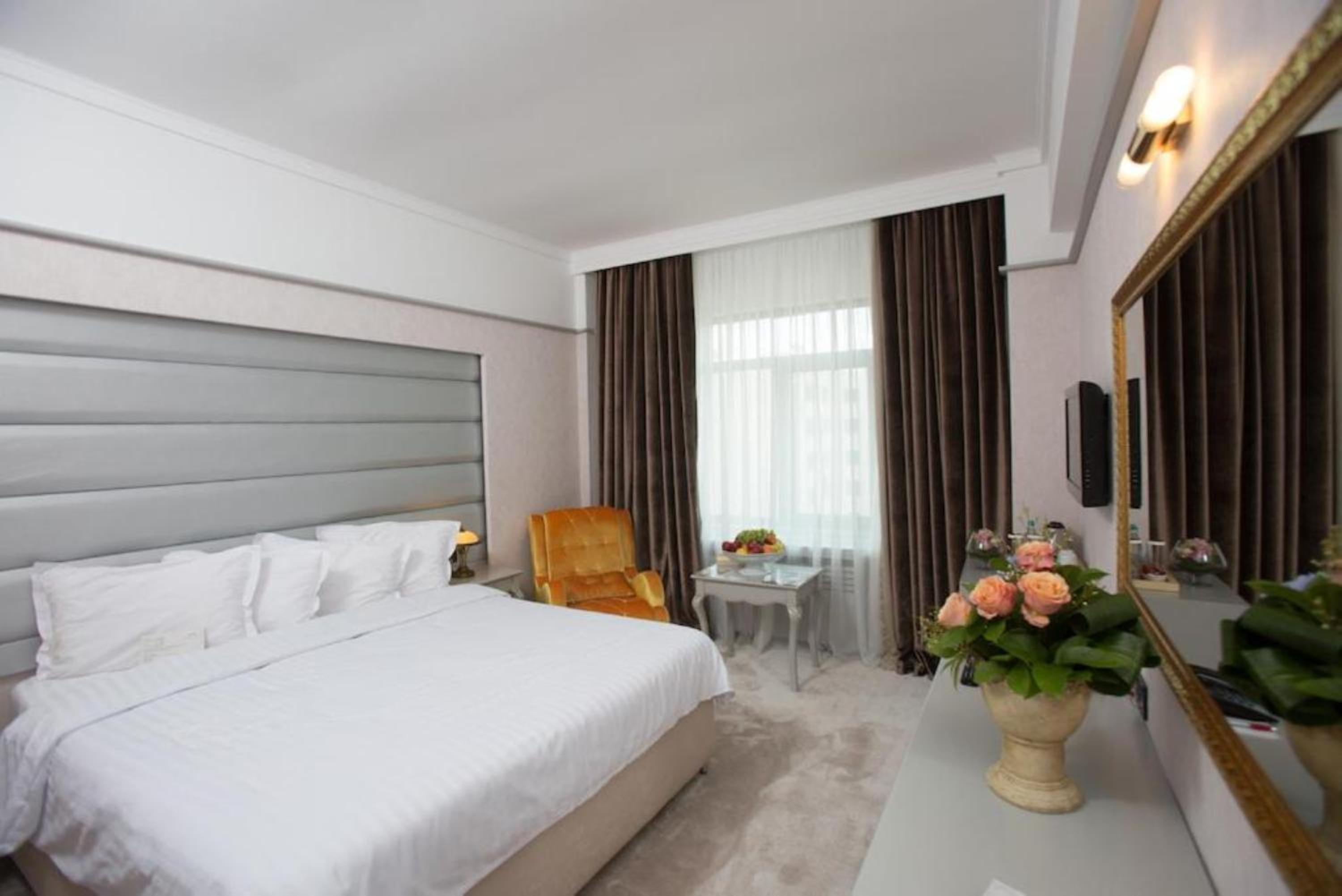 Premium King Size Bed Room - Photo 5