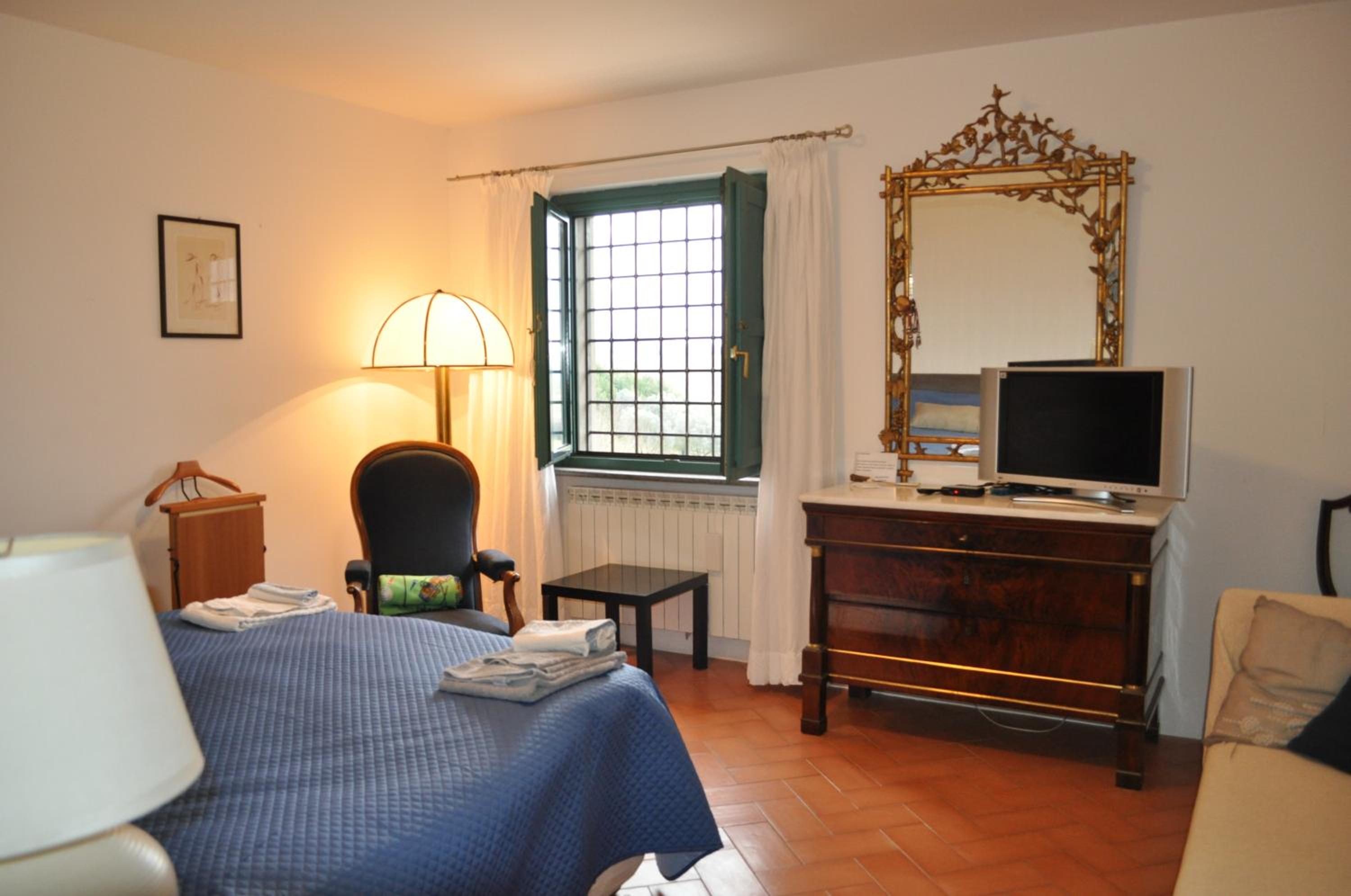 Deluxe King Room photo 2