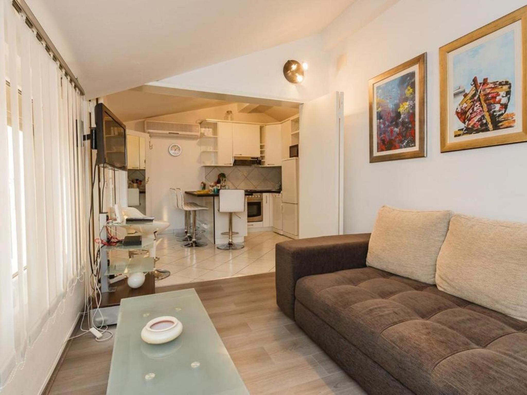 Comfort One-Bedroom Apartment with Terrace
