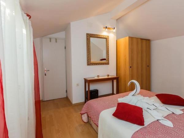One-Bedroom Apartment with Terrace
