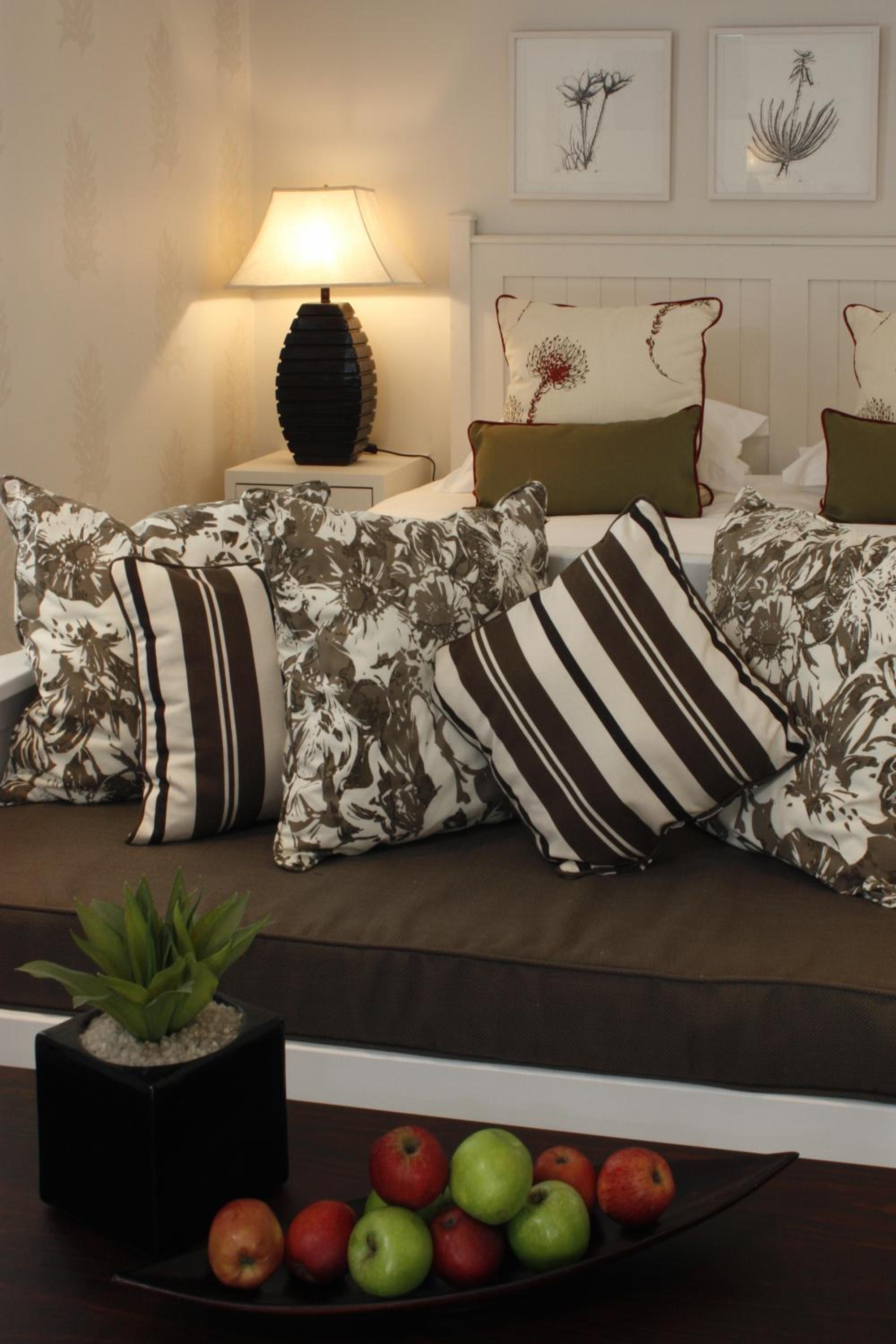 Deluxe King Suite photo 3