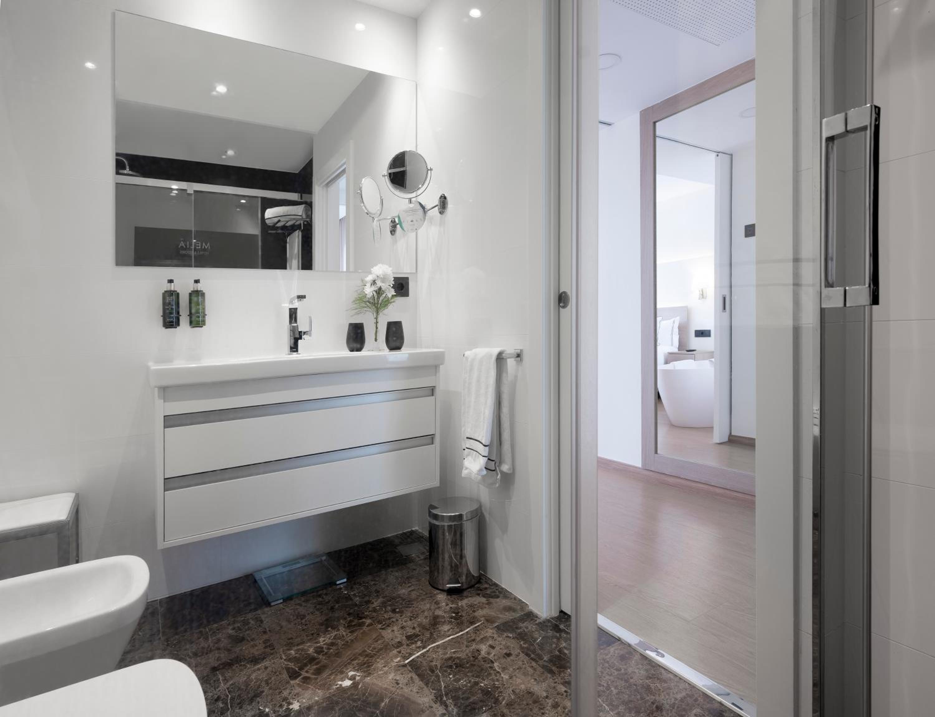 Junior Suite - Photo 10
