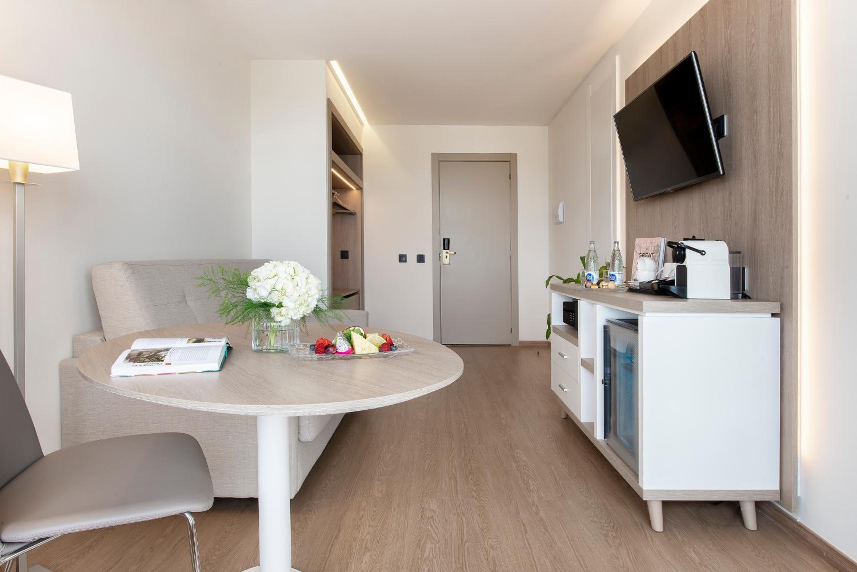 Junior Family Suite (2 Adults + 2 Children) - Photo 5