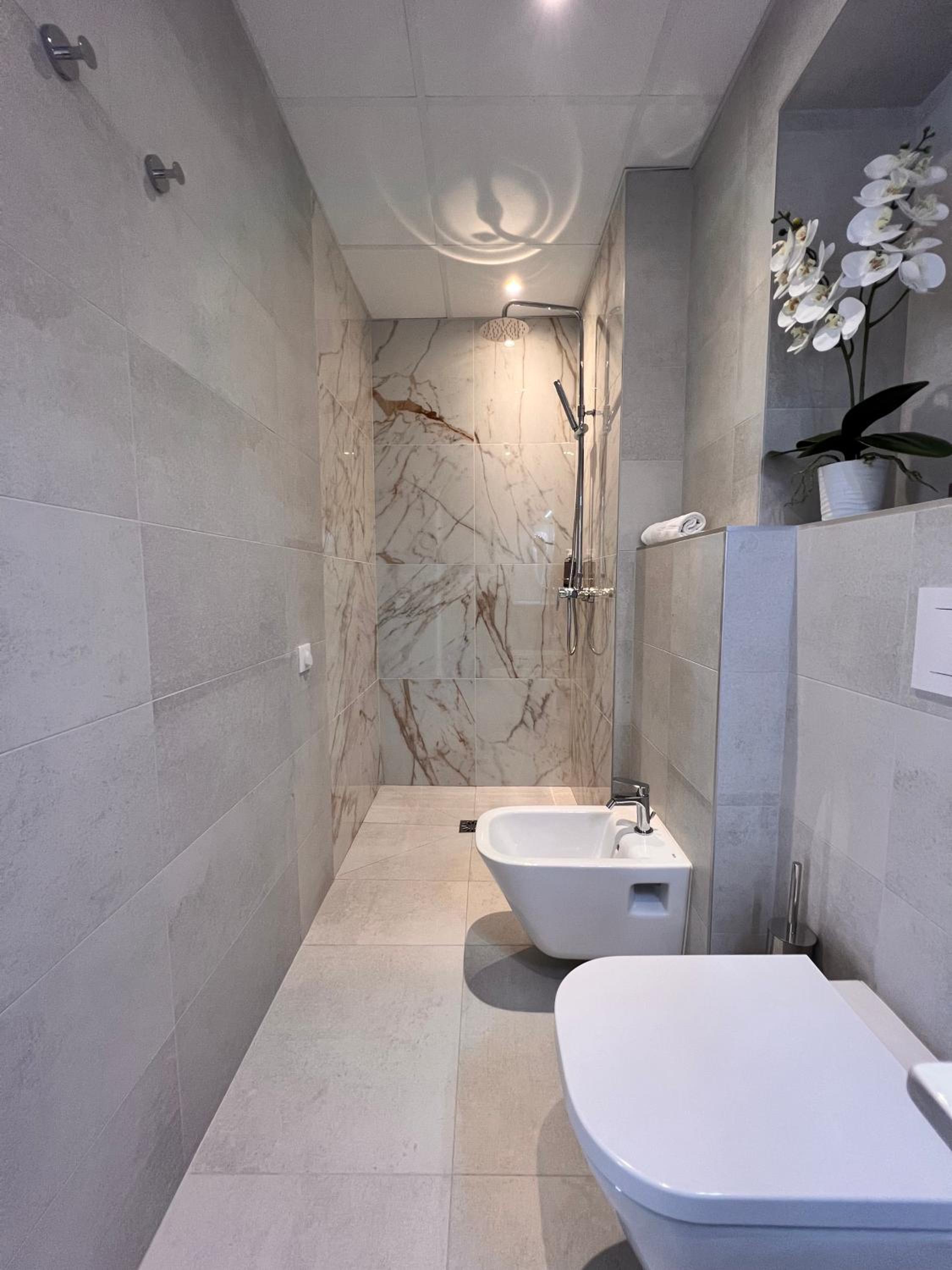 Suite - Photo 2