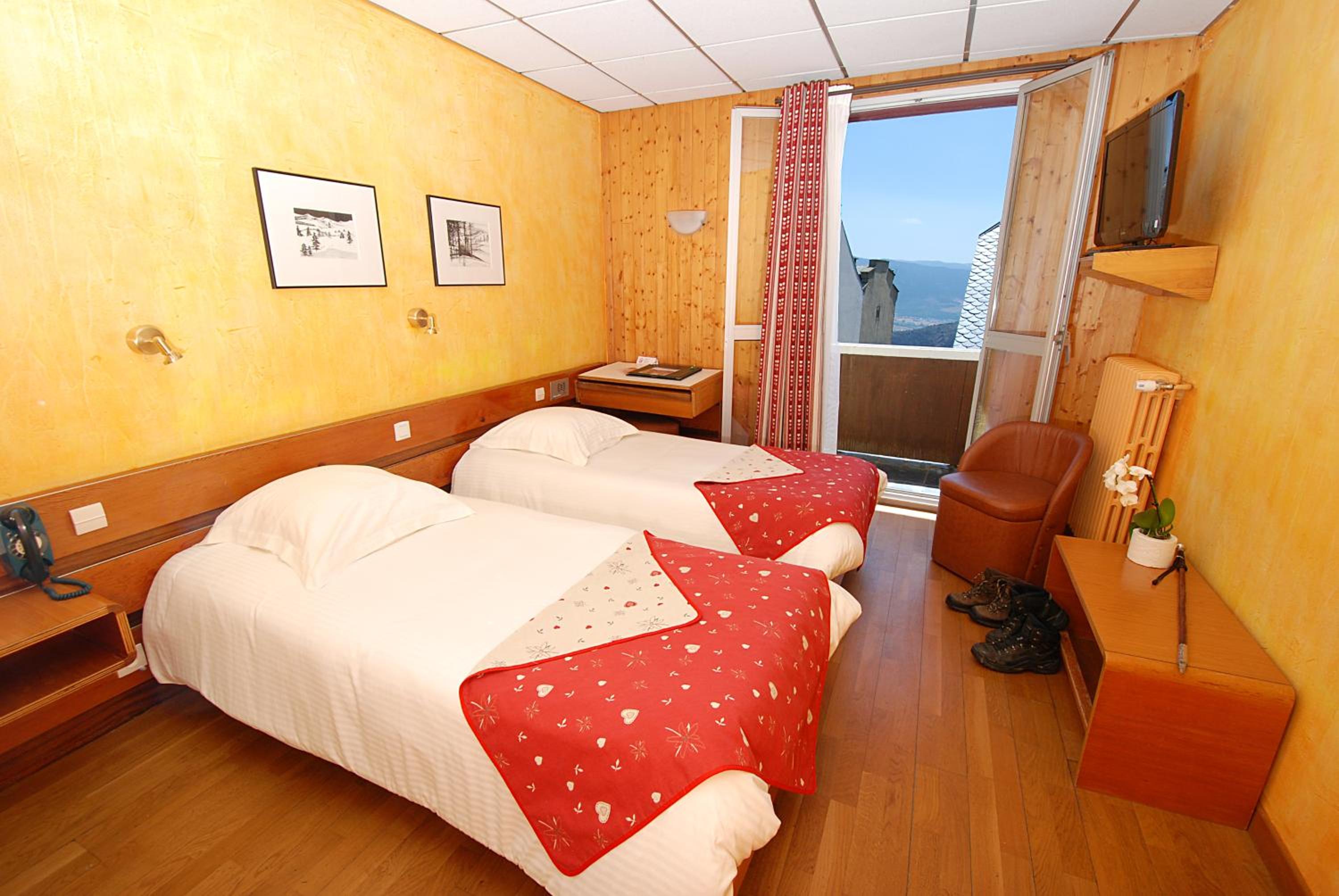 Double or Twin Room - Photo 2