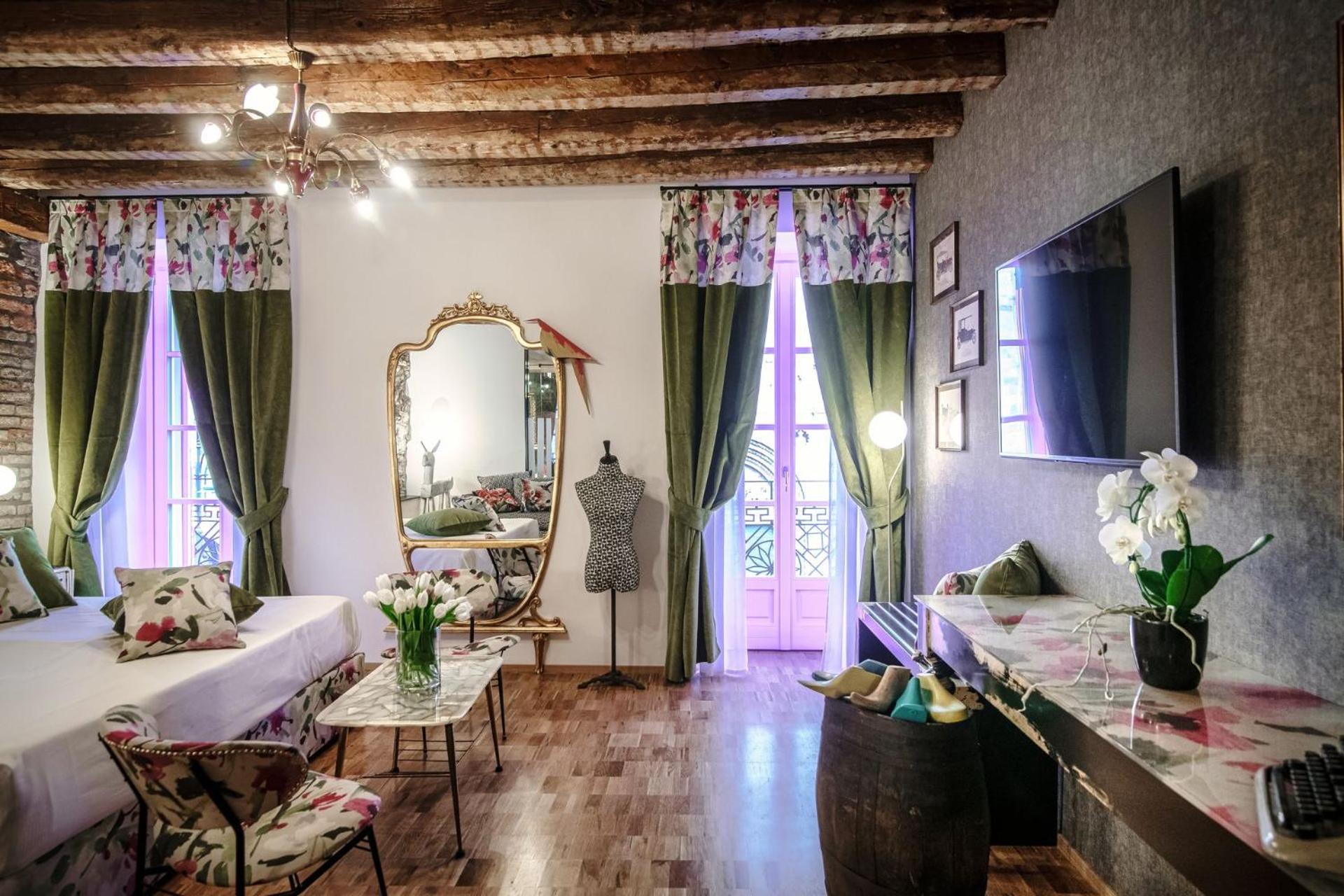 Deluxe Suite - Photo 18