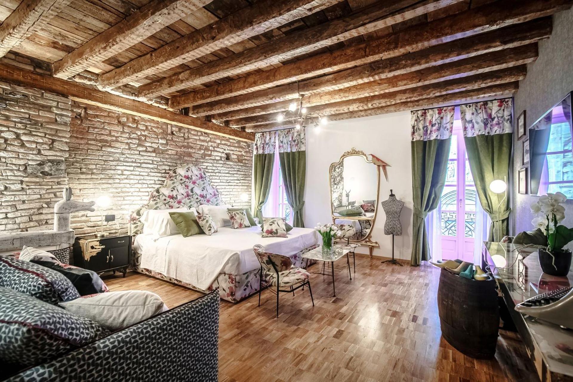 Deluxe Suite - Photo 1