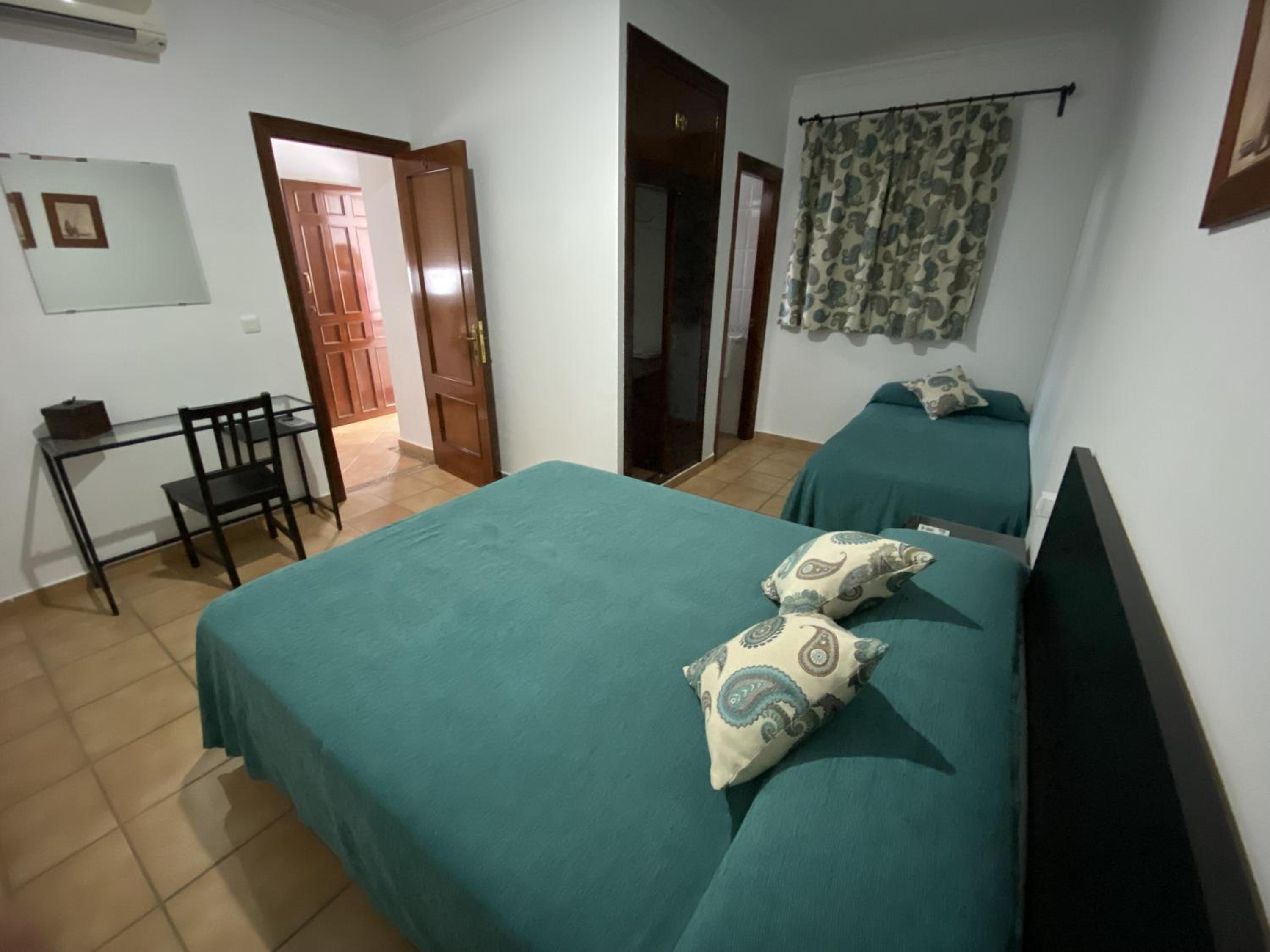 Triple Room - Photo 6