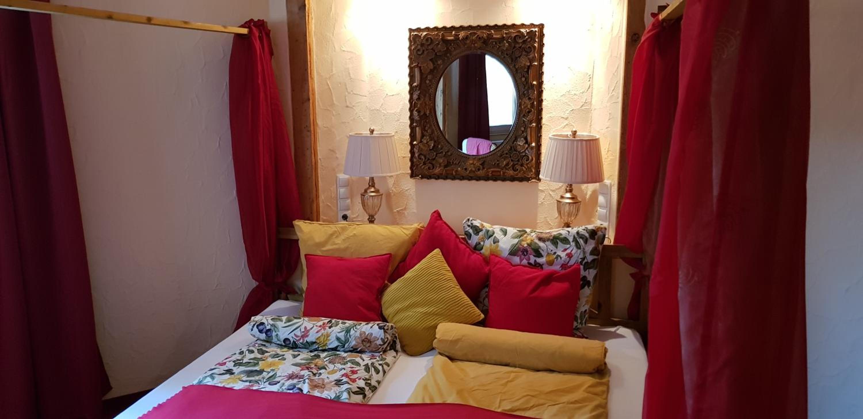 Large Double Room - Photo 2