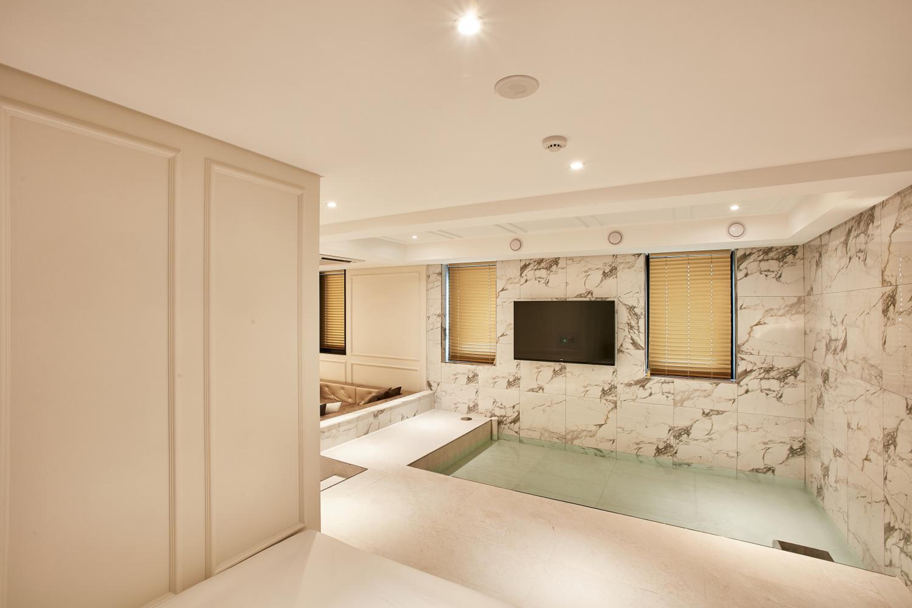 Double or Twin Room with Balcony photo 3