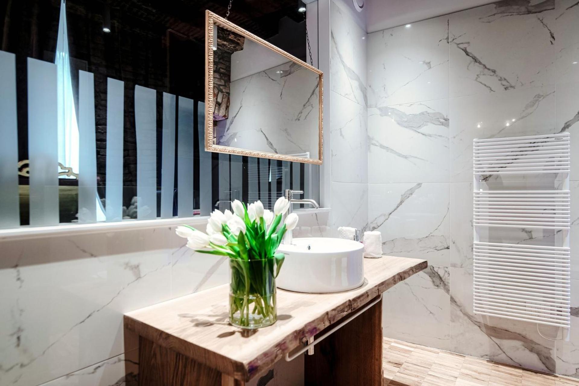 Superior Suite - Photo 6