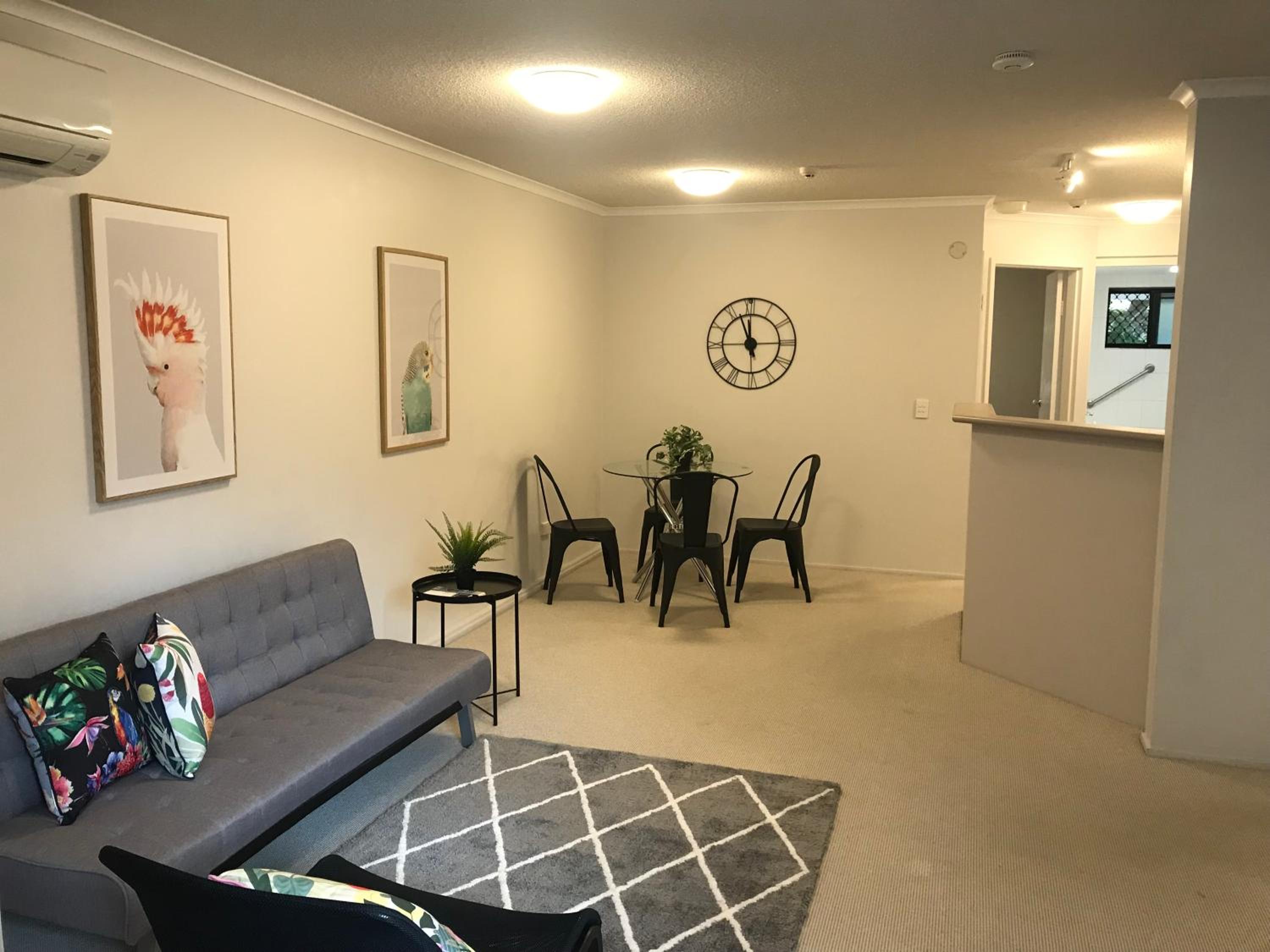 One-Bedroom Apartment - Photo 17