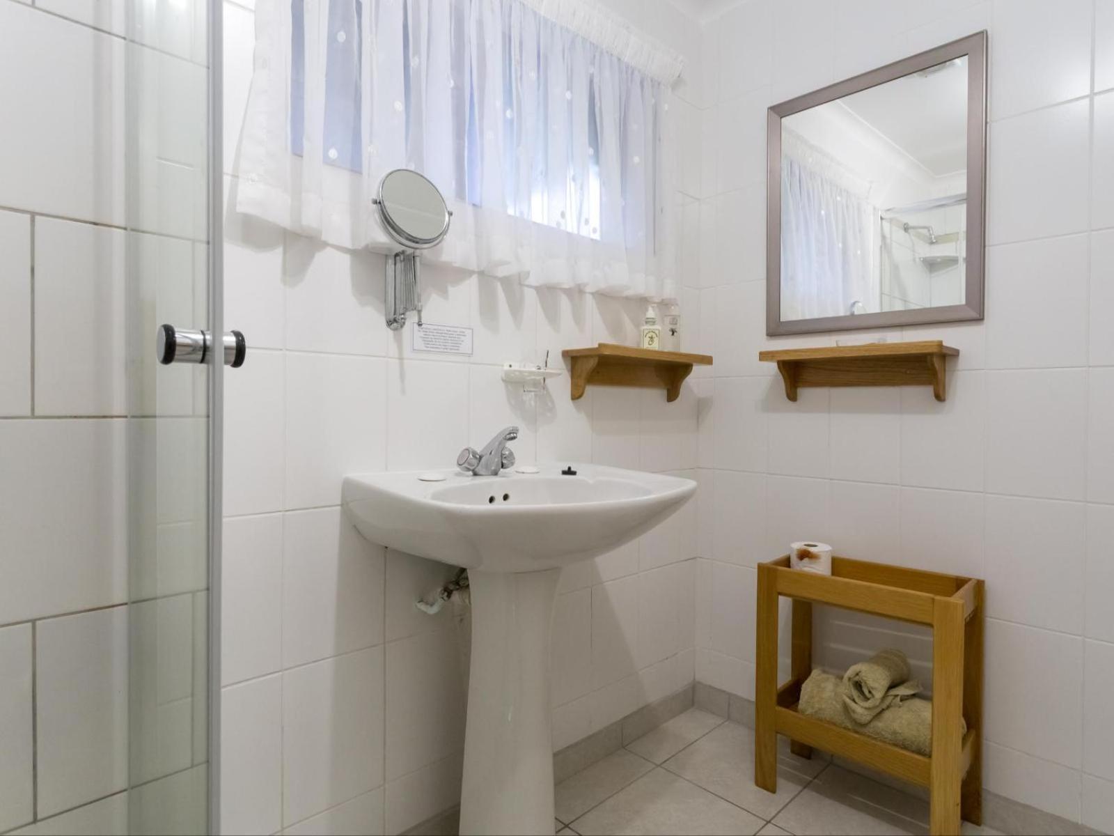 King Room with Pool View - Photo 2