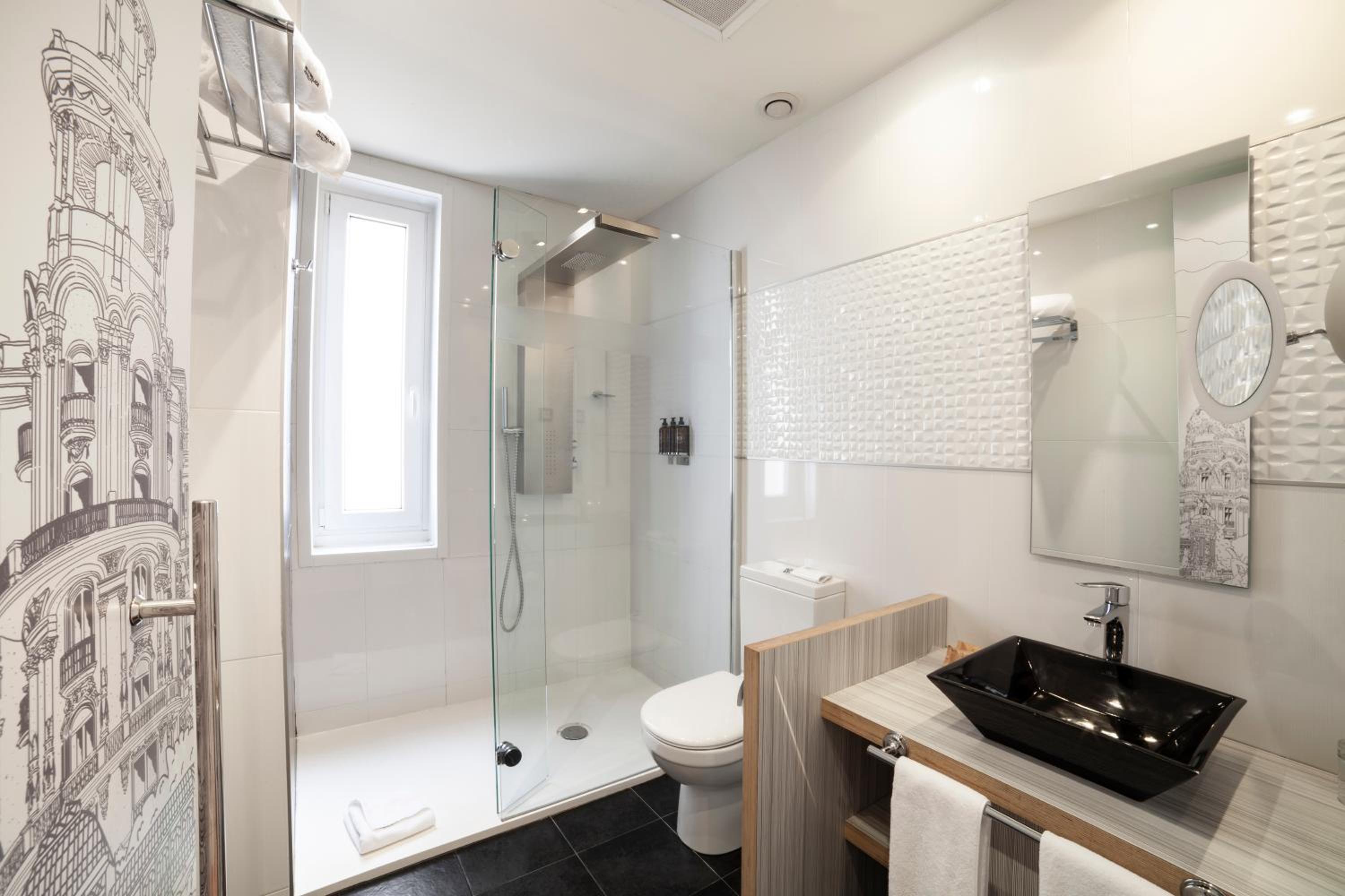 Quadruple Room (4 Adults) - Photo 6