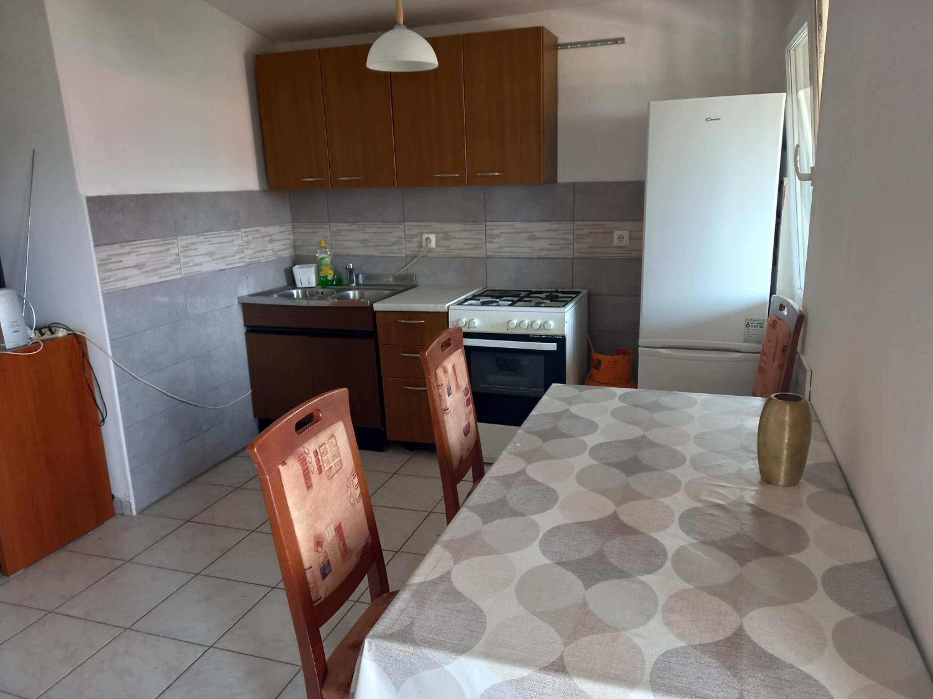 Two-Bedroom Apartment - Photo 7