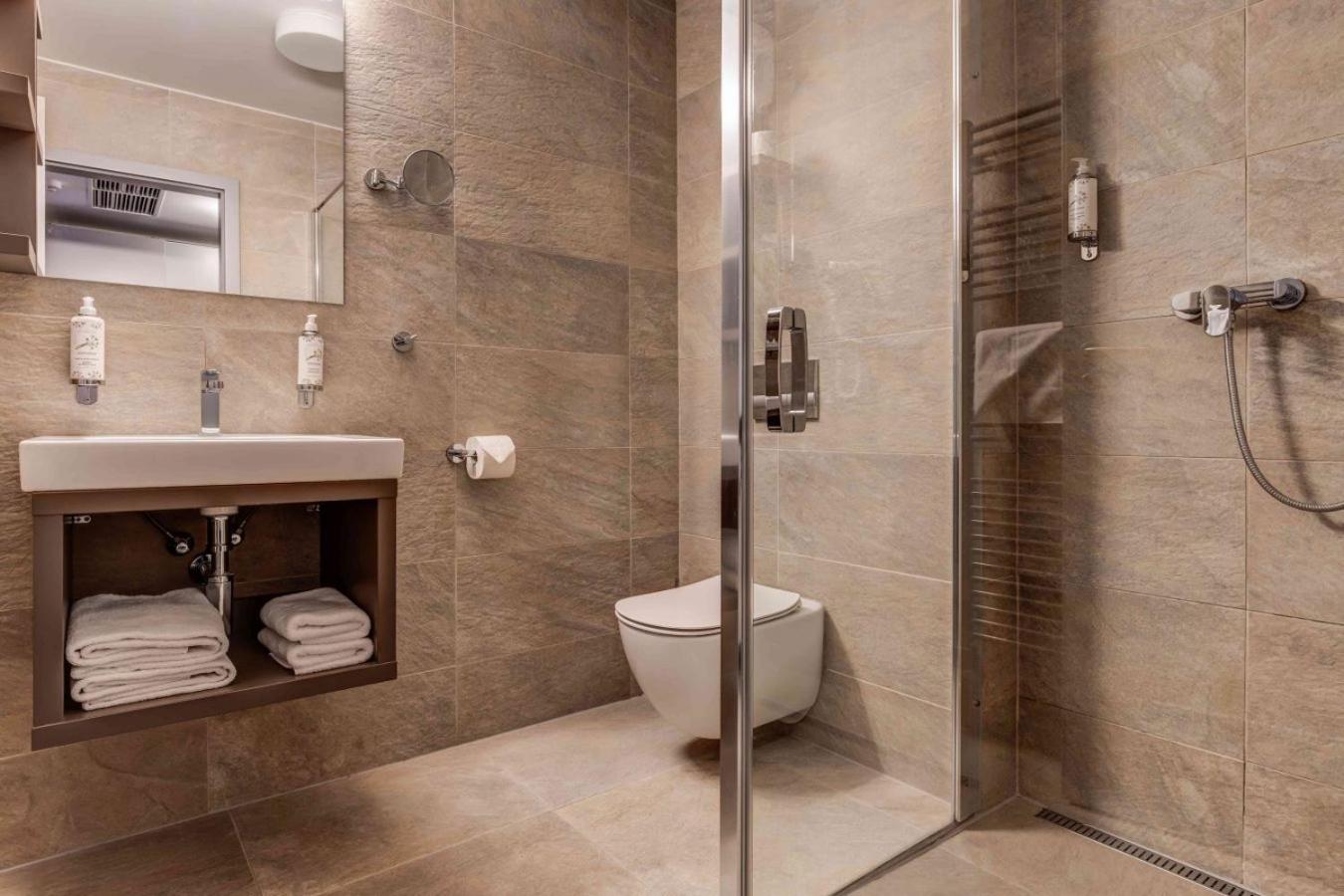 Comfort Double or Twin Room with Terrace photo 3