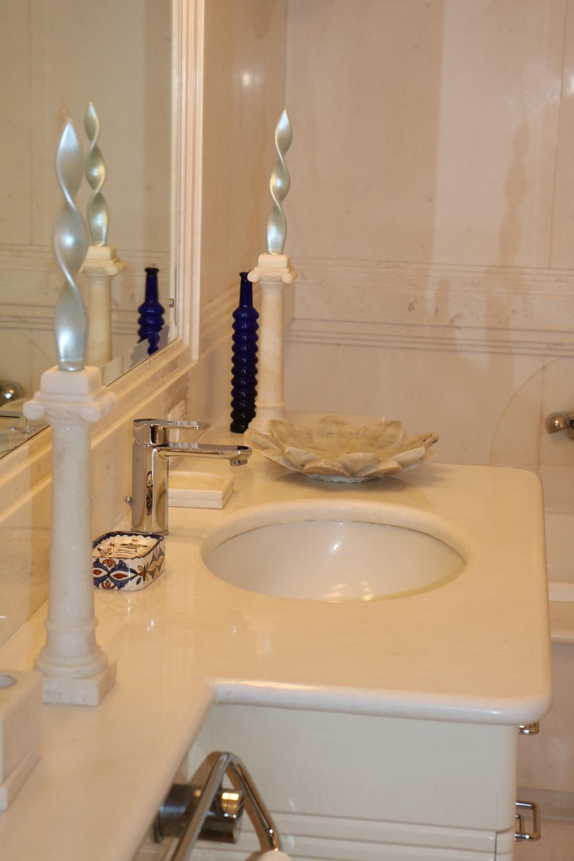 Triple Room with Private Bathroom - Photo 17