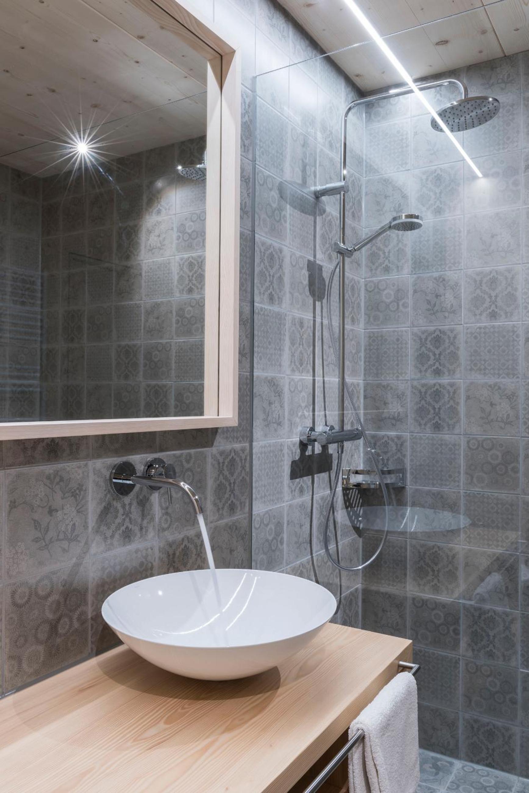 Deluxe Suite - Photo 2