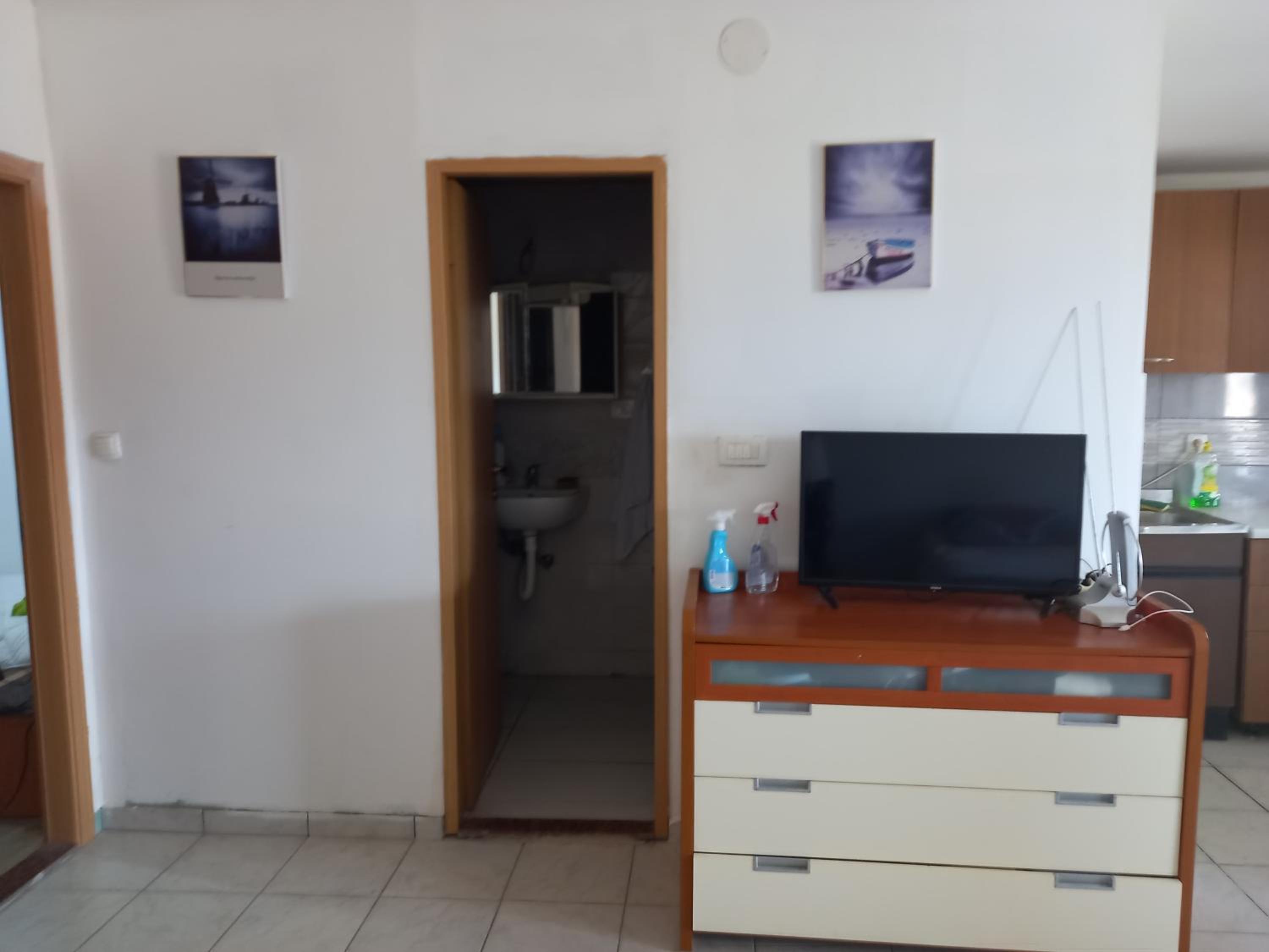 Two-Bedroom Apartment - Photo 2