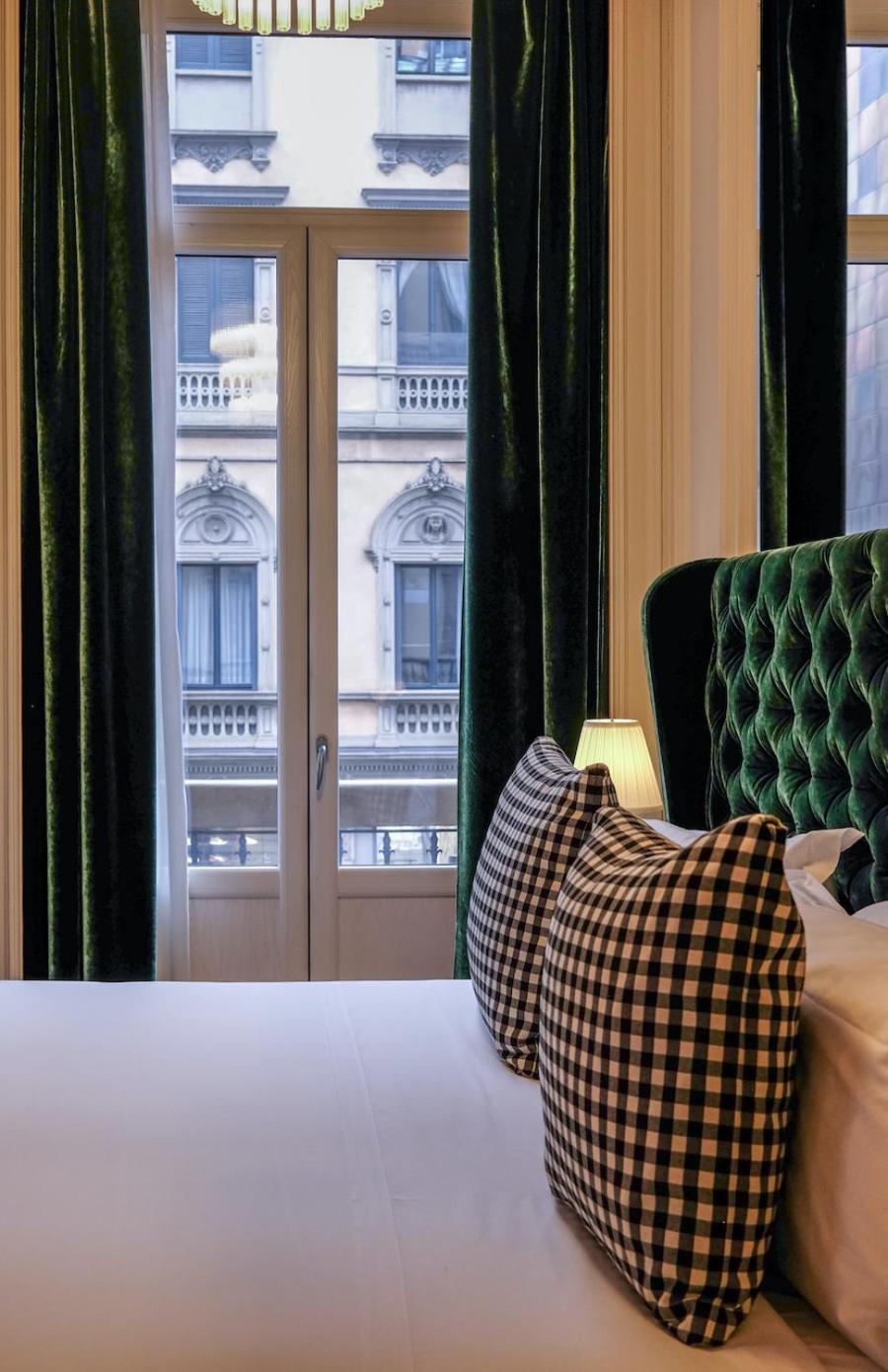 Deluxe Queen Room with View - Non-Smoking