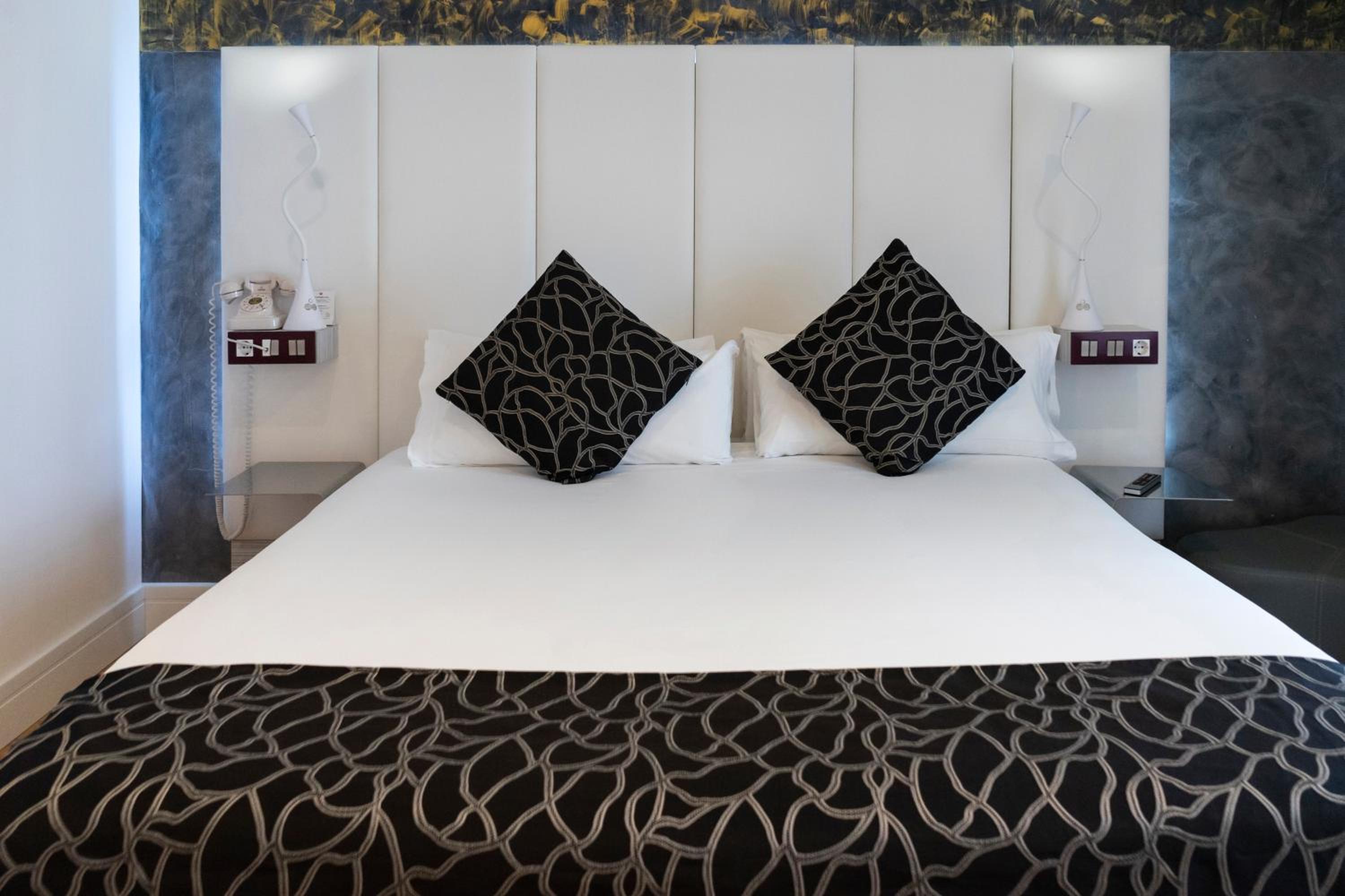 Double or Twin Room (1-2 Adults) photo 2