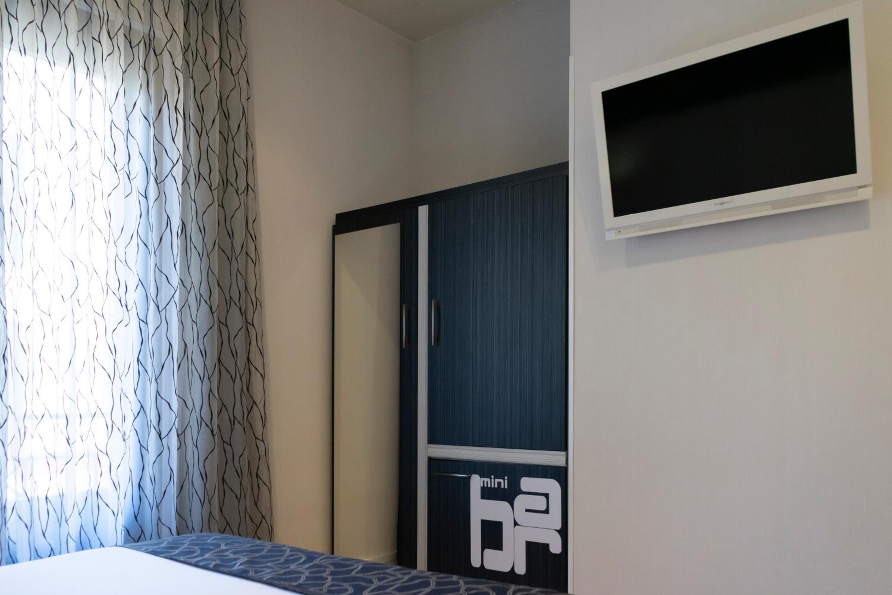 Small Double Room - Photo 8