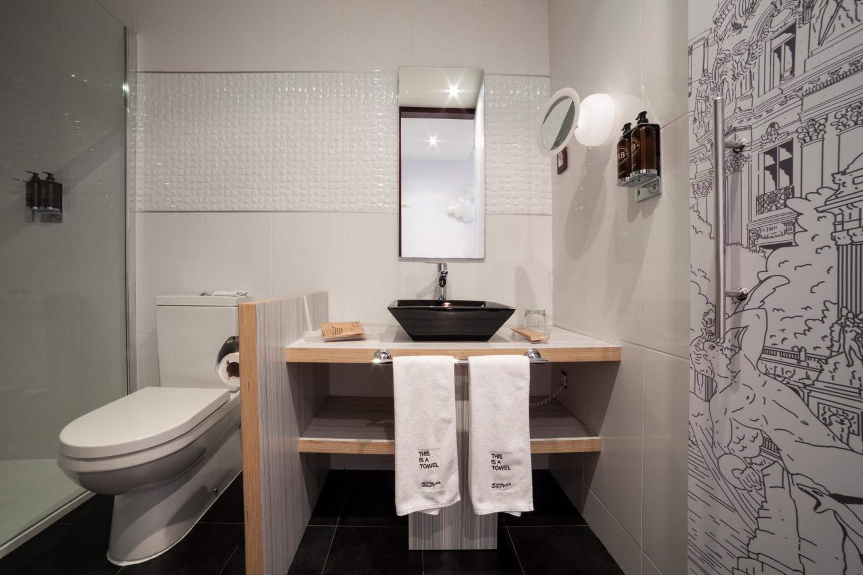 Small Double Room - Photo 12