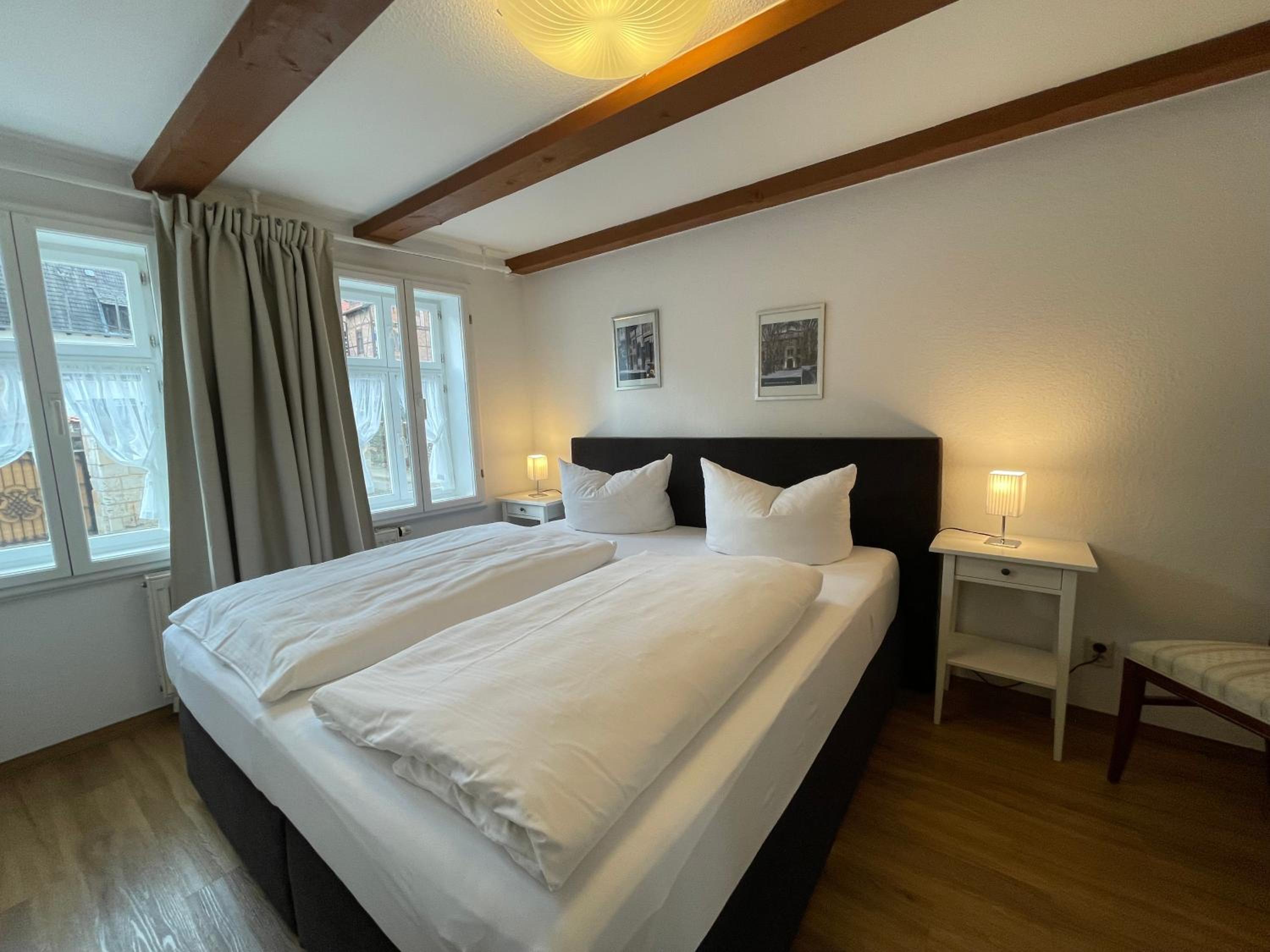 One-Bedroom Apartment with Terrace - 3 photo 2