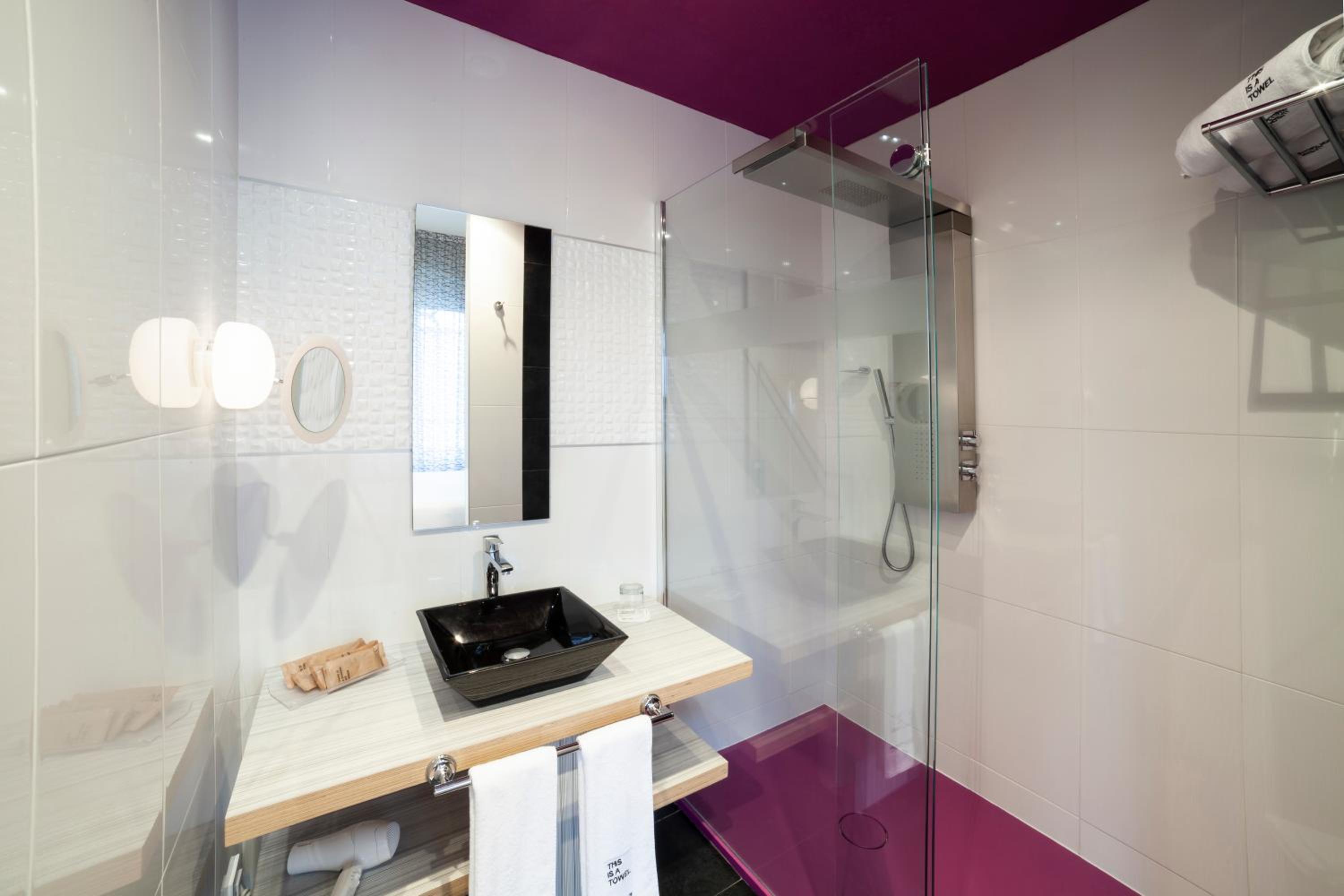 Junior Suite (4 Adults) - Photo 13