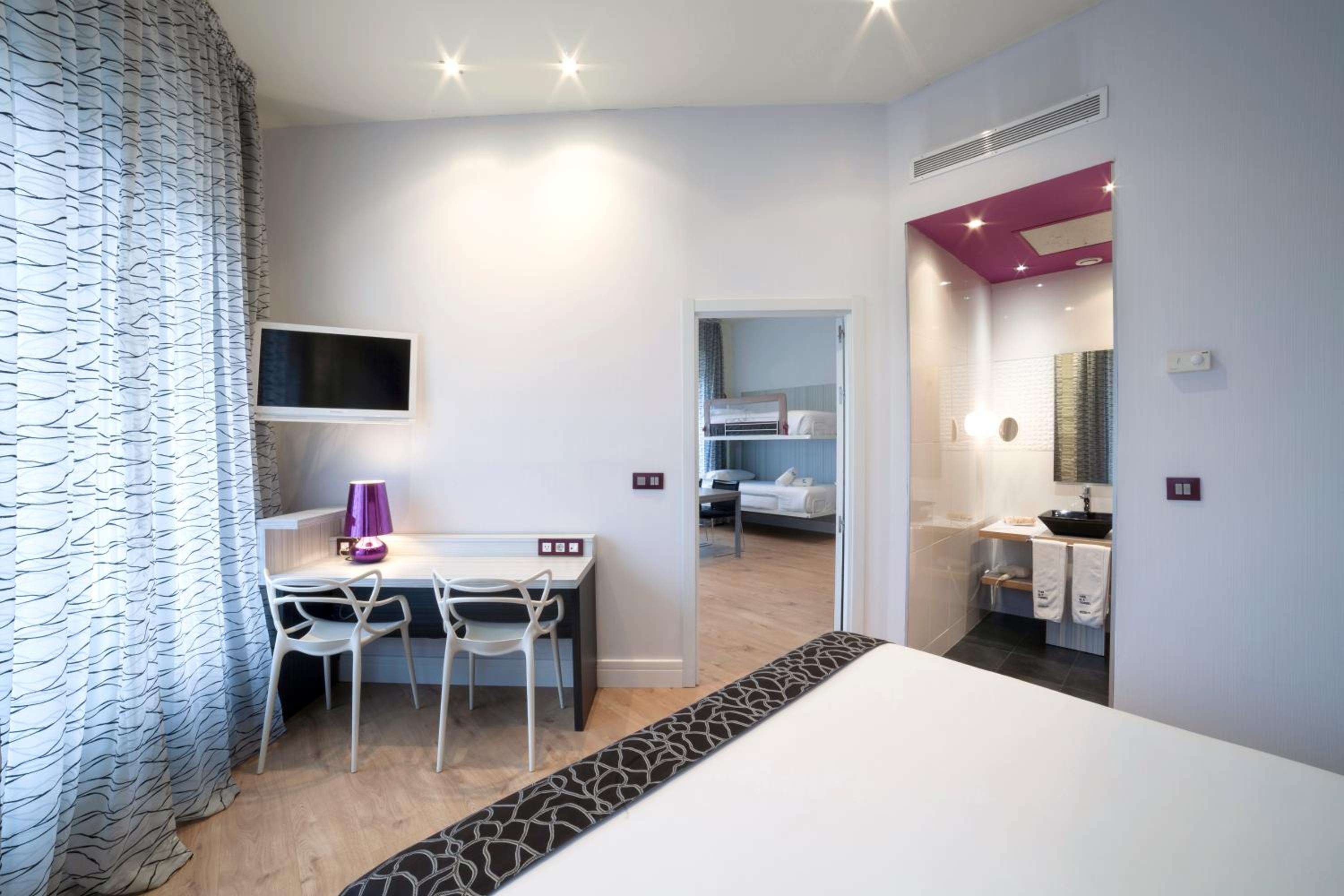 Junior Suite (4 Adults) - Photo 10