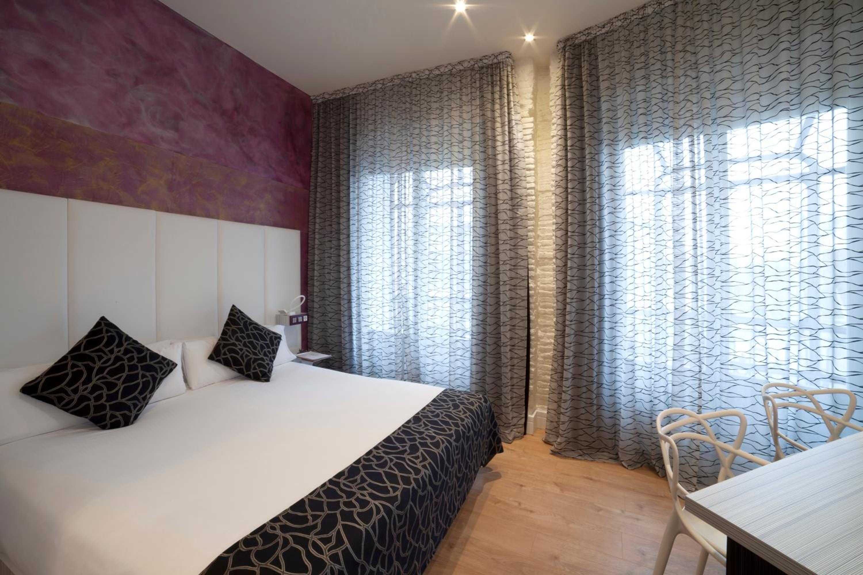 Junior Suite (4 Adults) - Photo 1