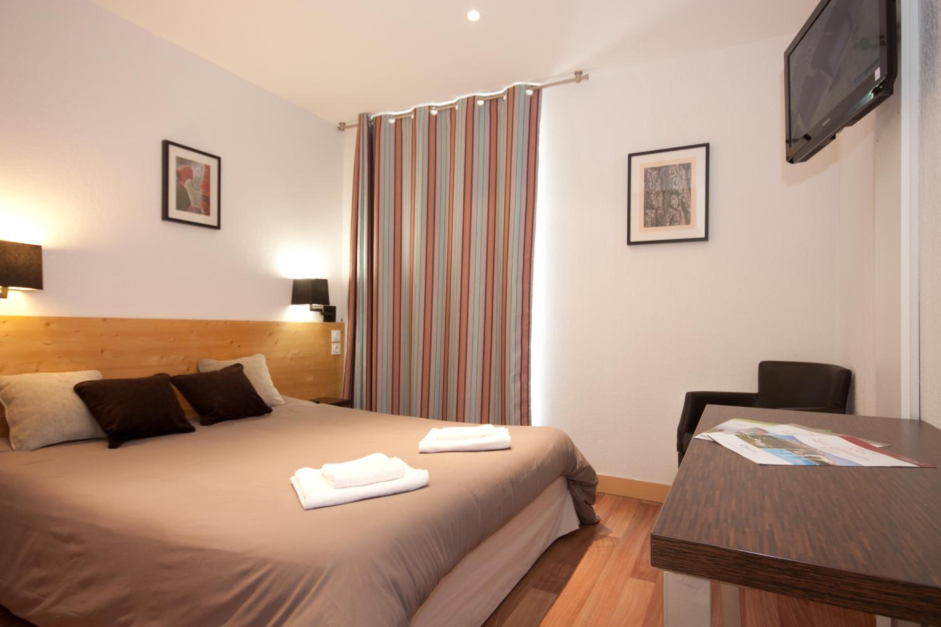 Large Double or Twin Room photo 2