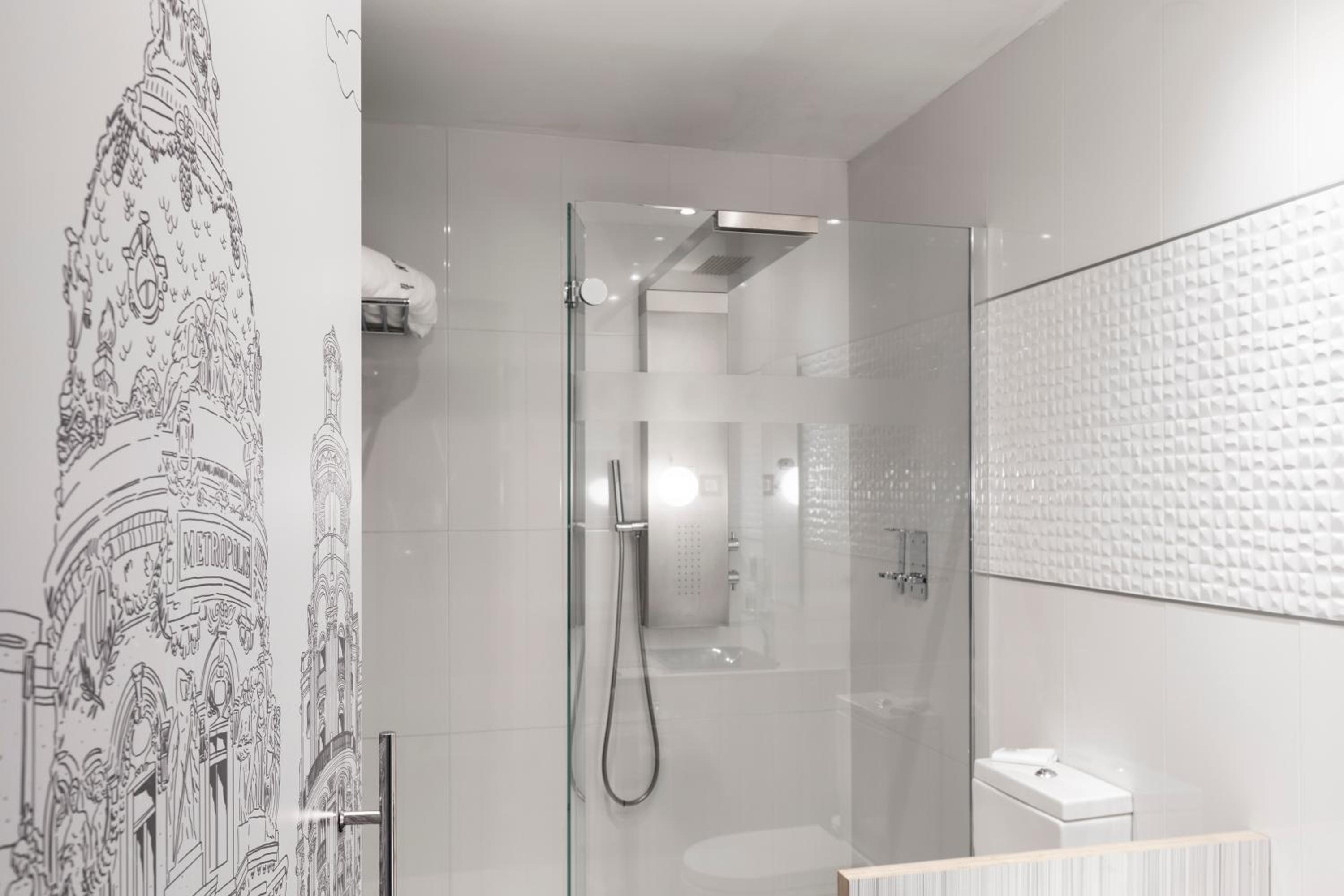 Double or Twin Room with Park View - Photo 11