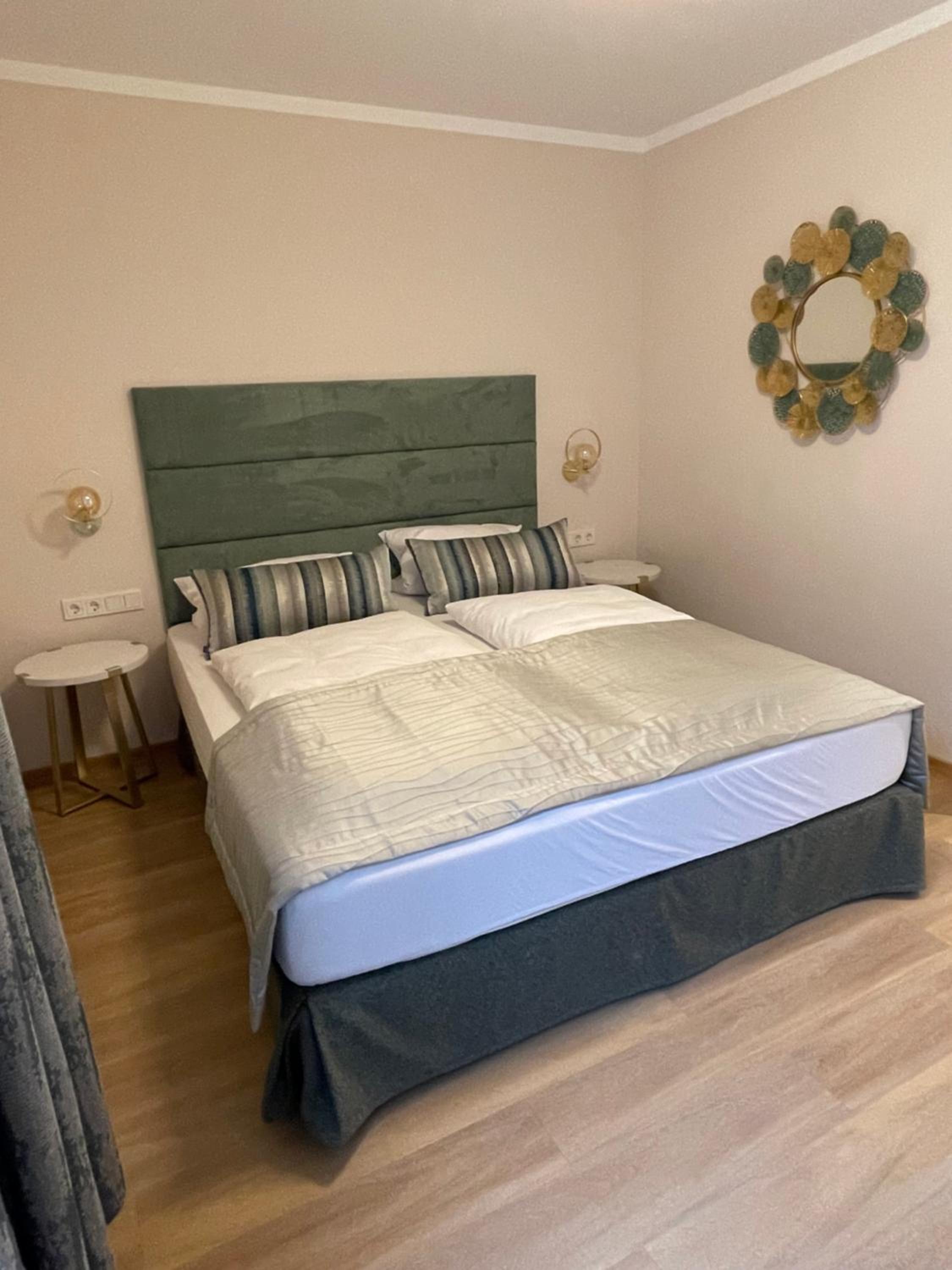 Deluxe Double Room - Photo 16